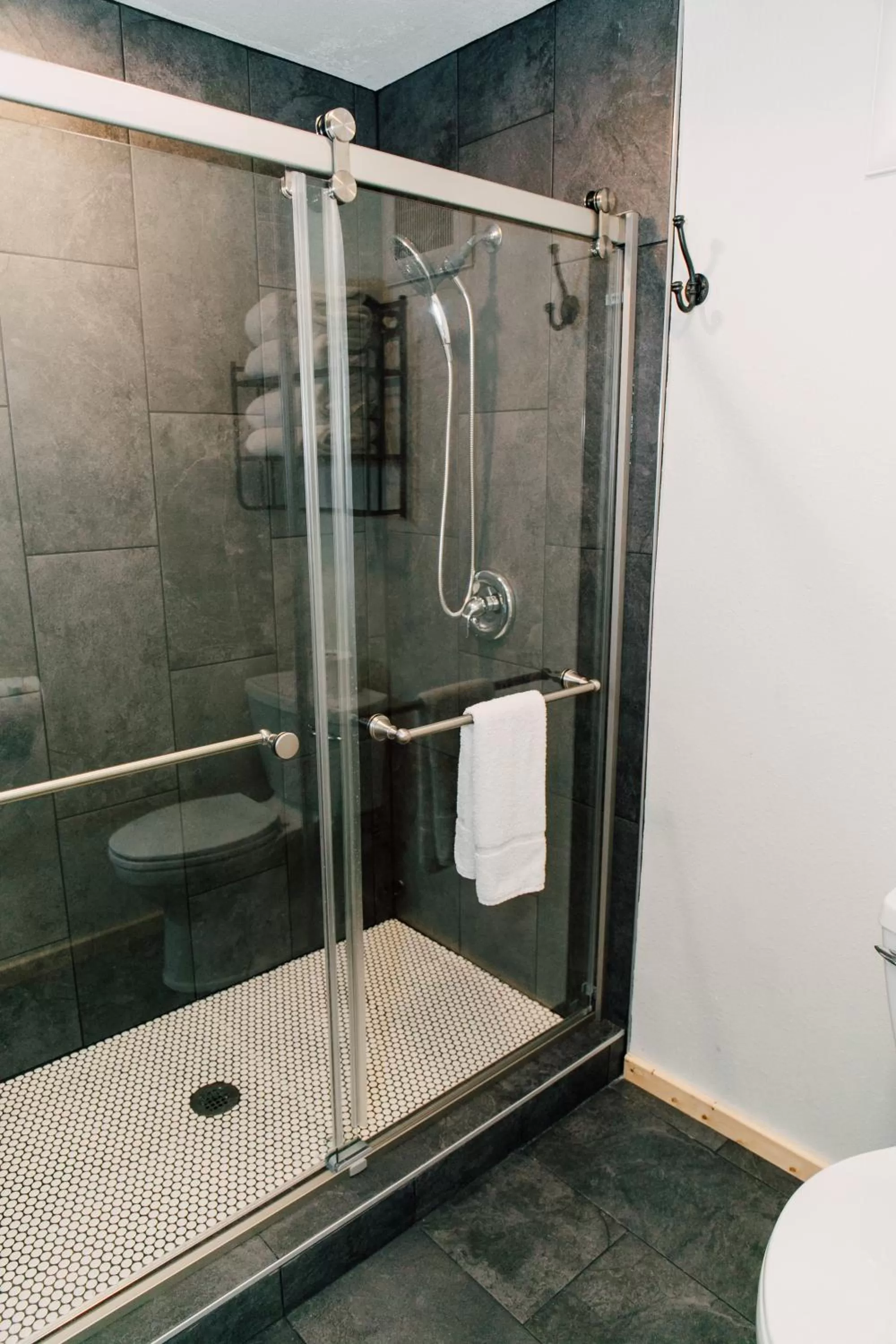 Bathroom in Pine River Ranch B&B