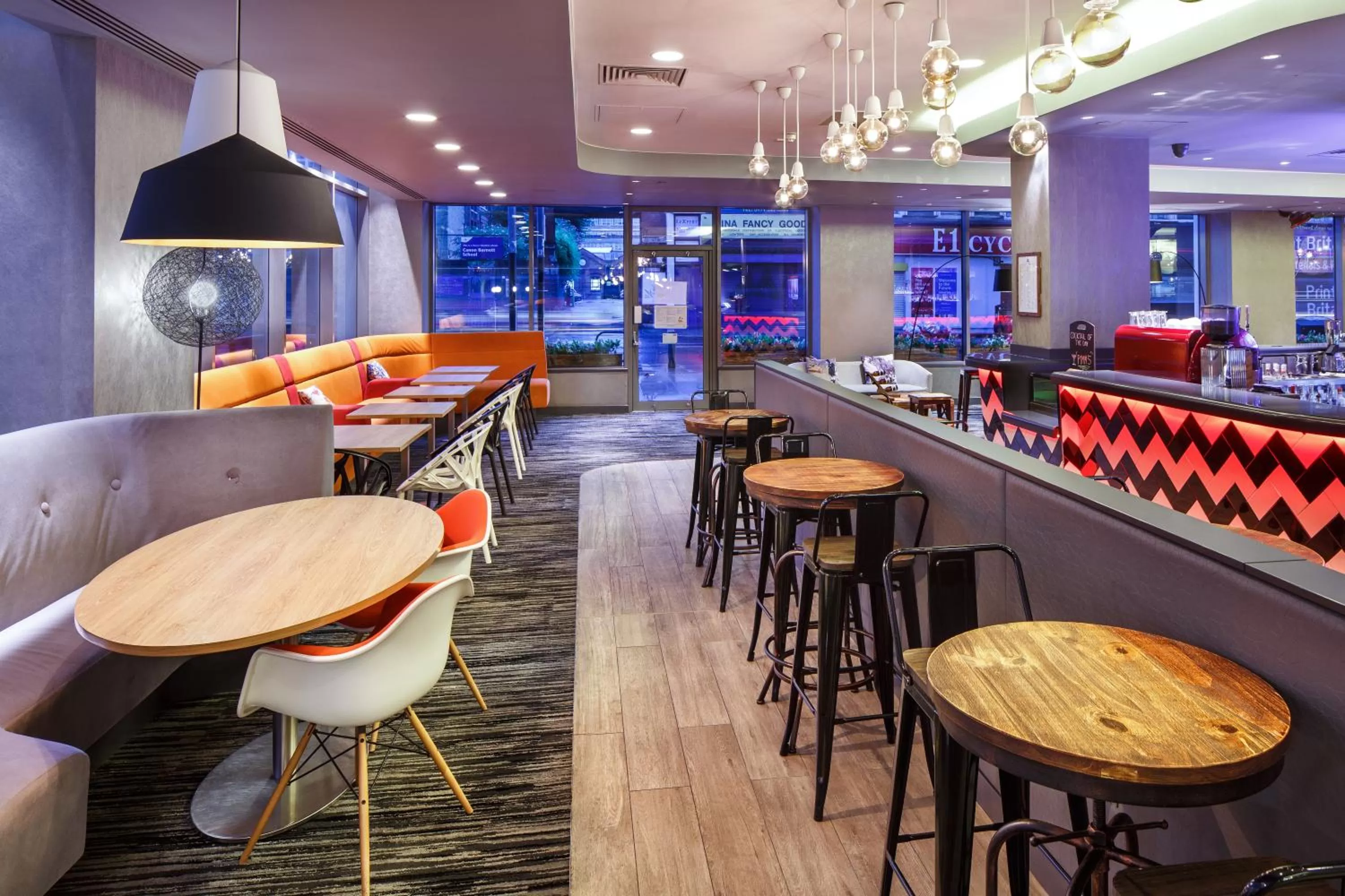 Dining area in ibis London City - Shoreditch