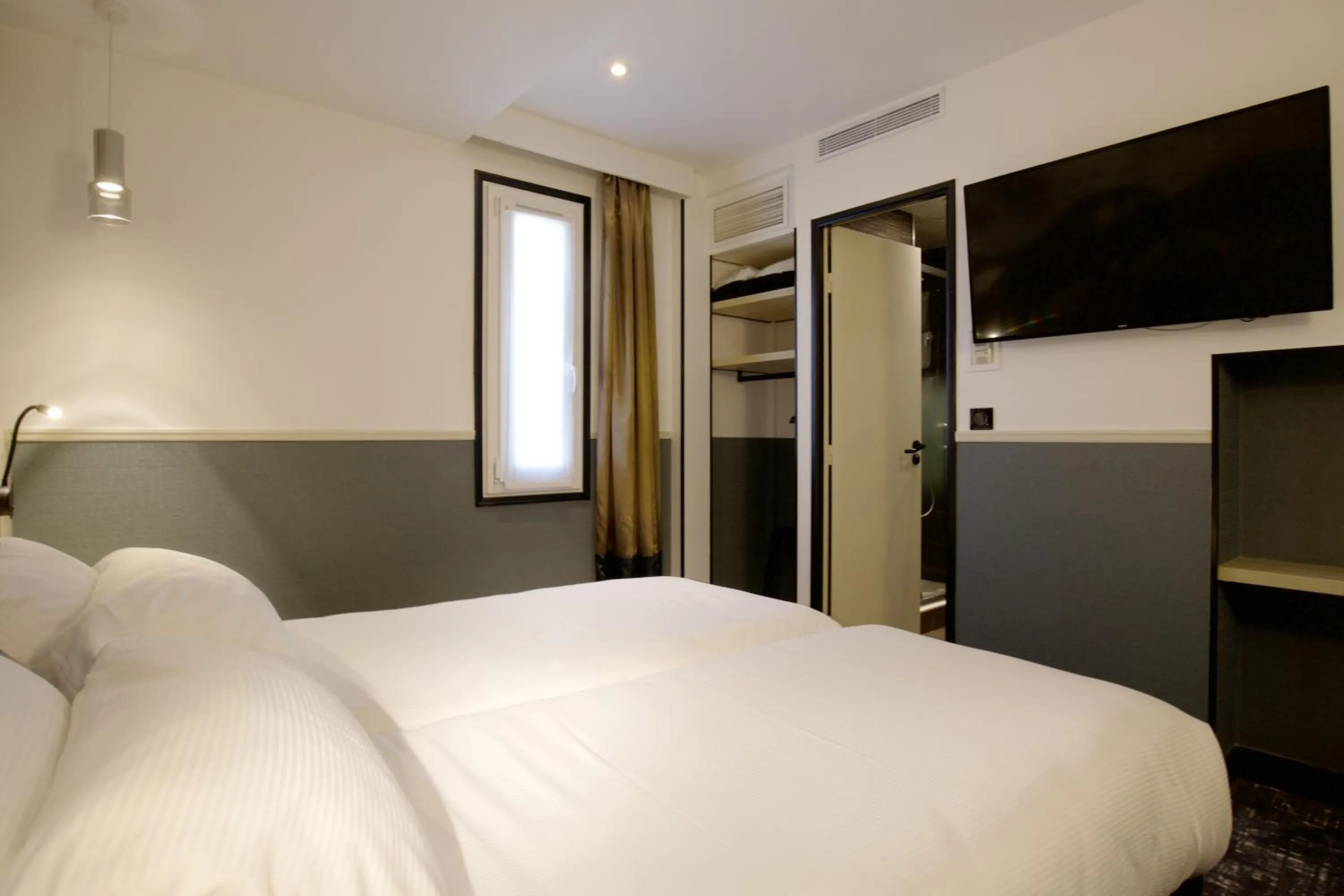 Bedroom, Bed in Appia La Fayette