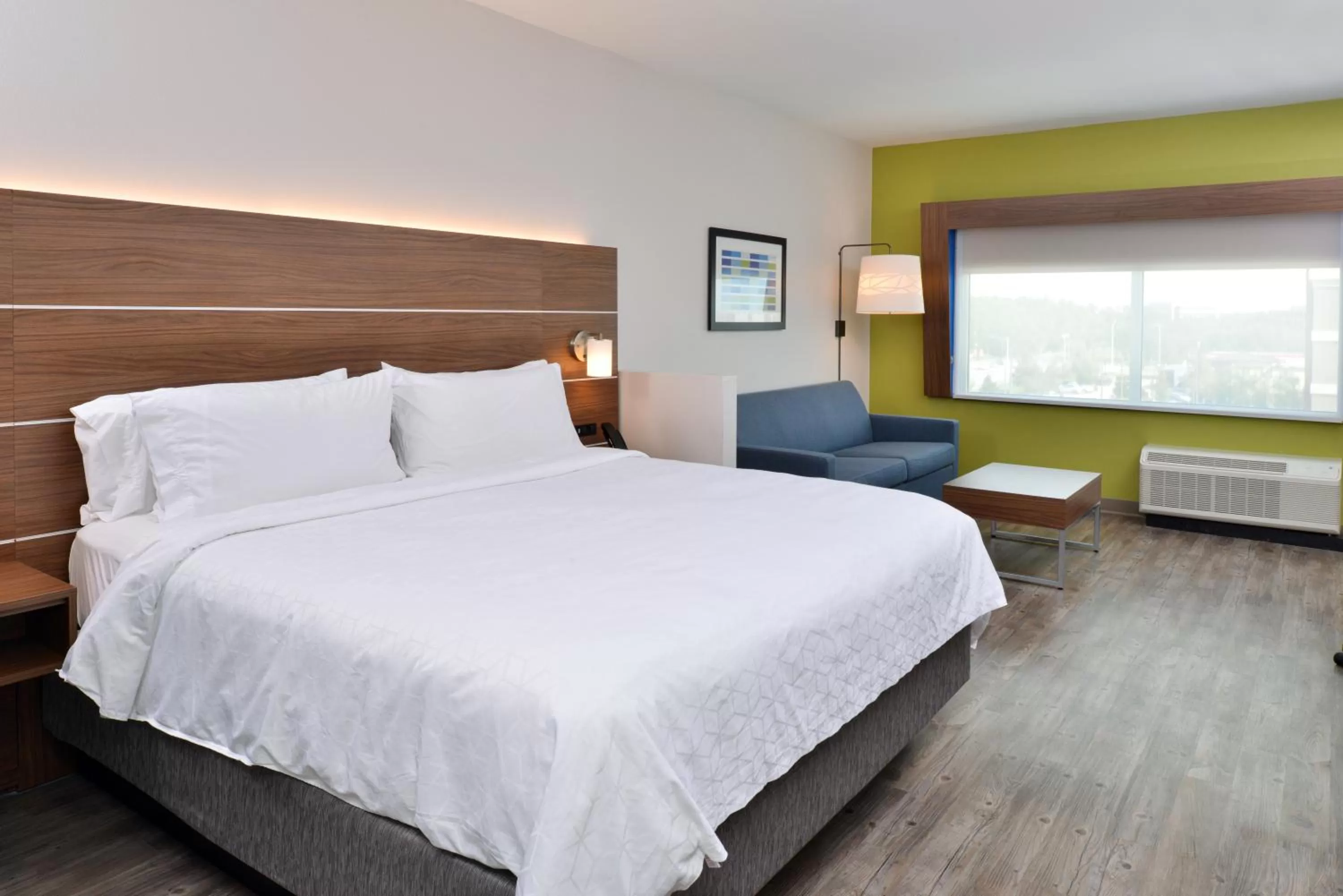 Bed in Holiday Inn Express Orlando - South Park by IHG