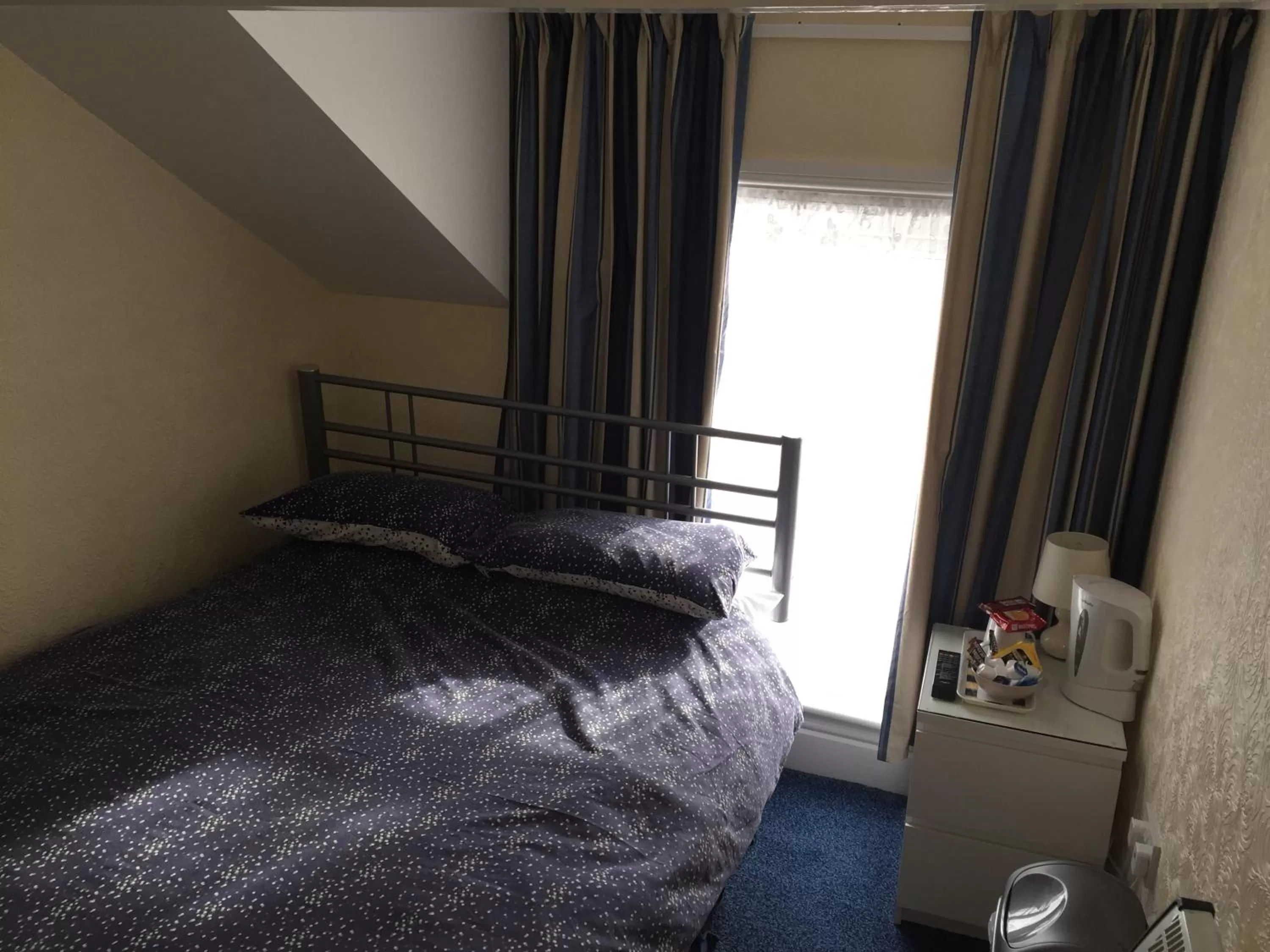 Property building, Bed in The Trentham Hotel