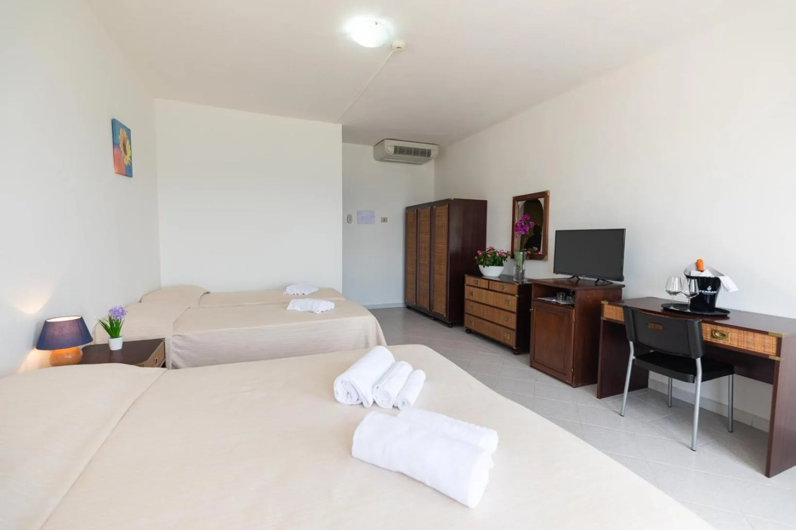 Bedroom, Bed in Hotel De Plam