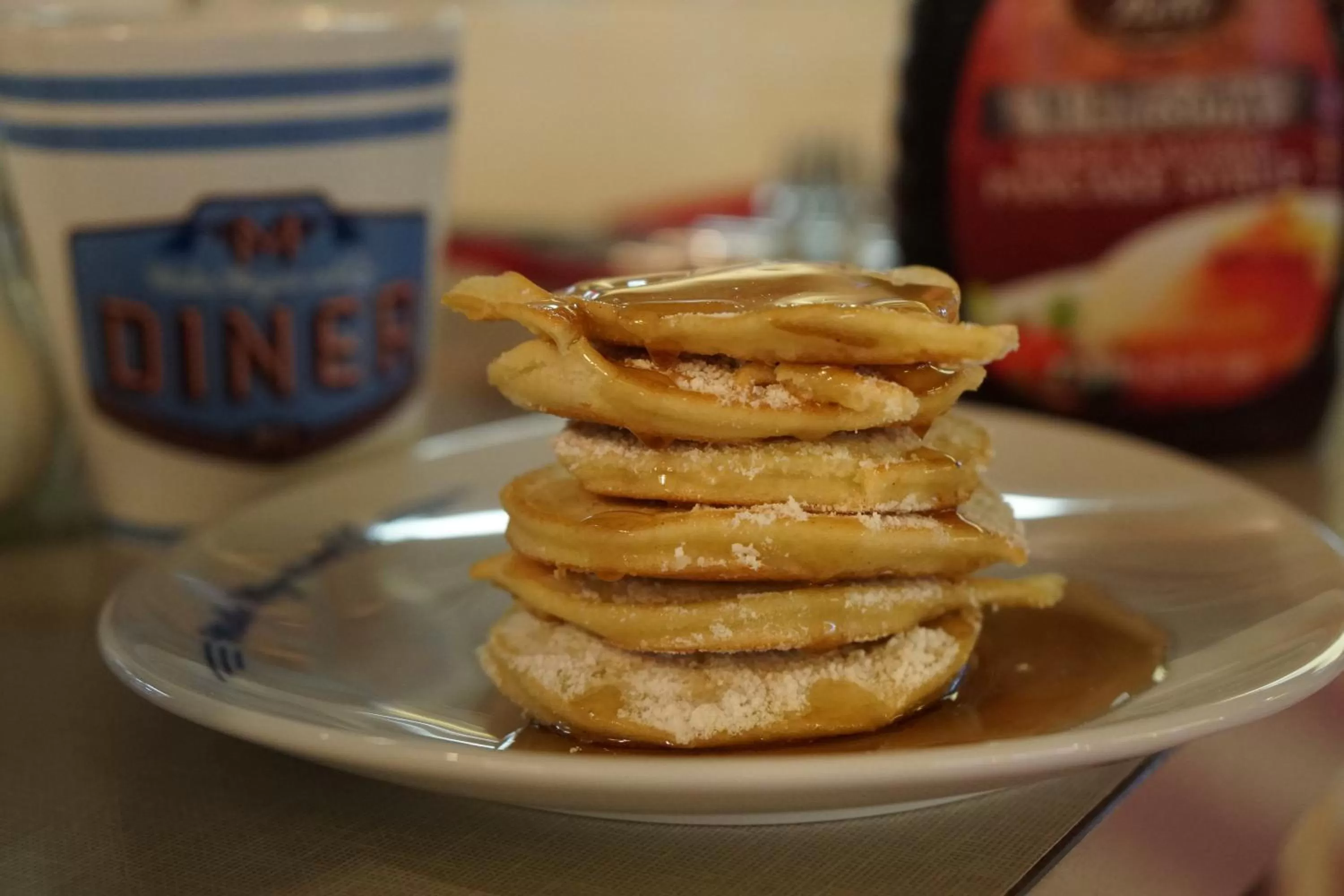 Food and drinks in Themenhotel 50's Ville Motel