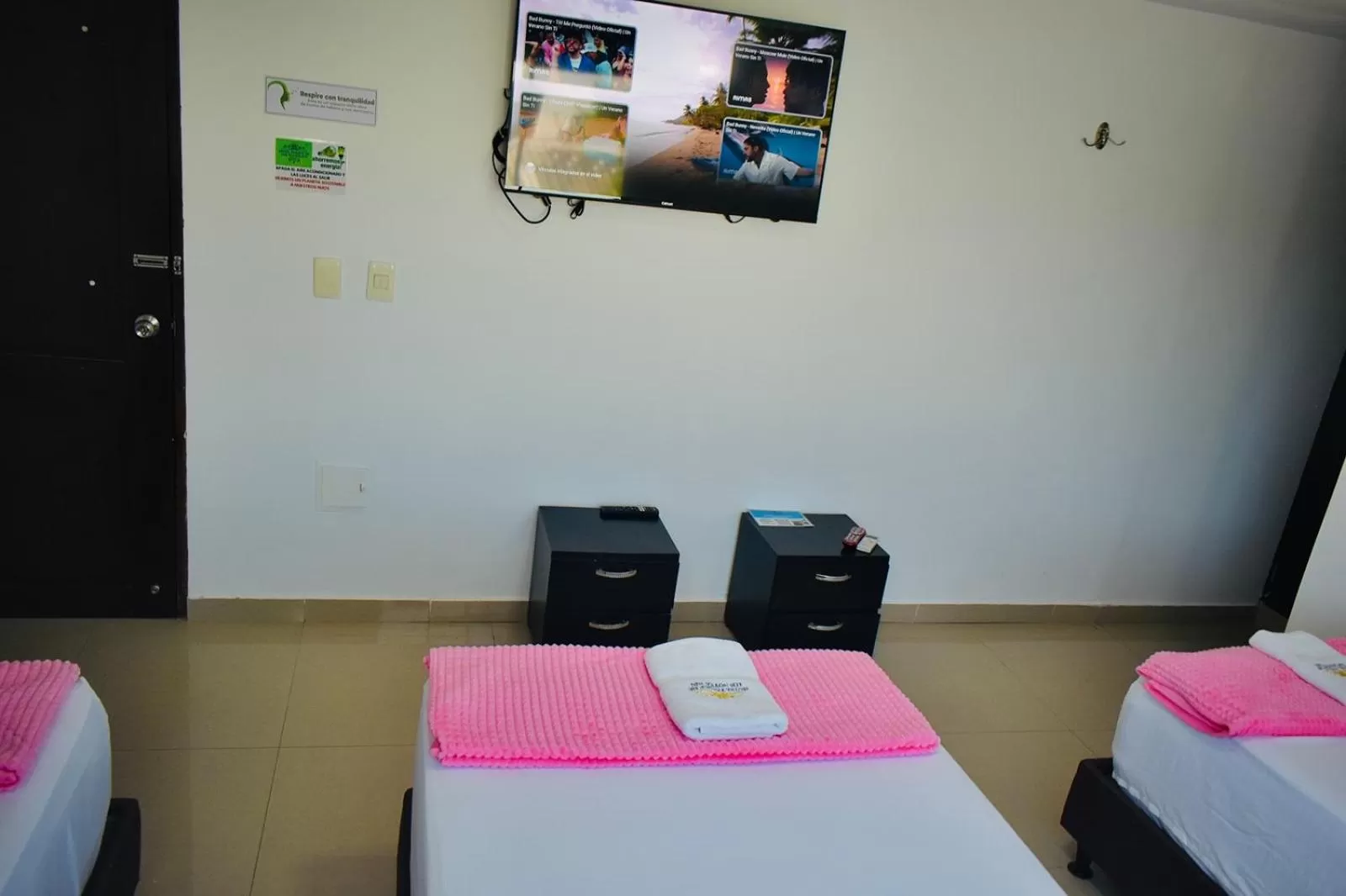 Photo of the whole room, Bed in Hotel Parque de los Novios Inn
