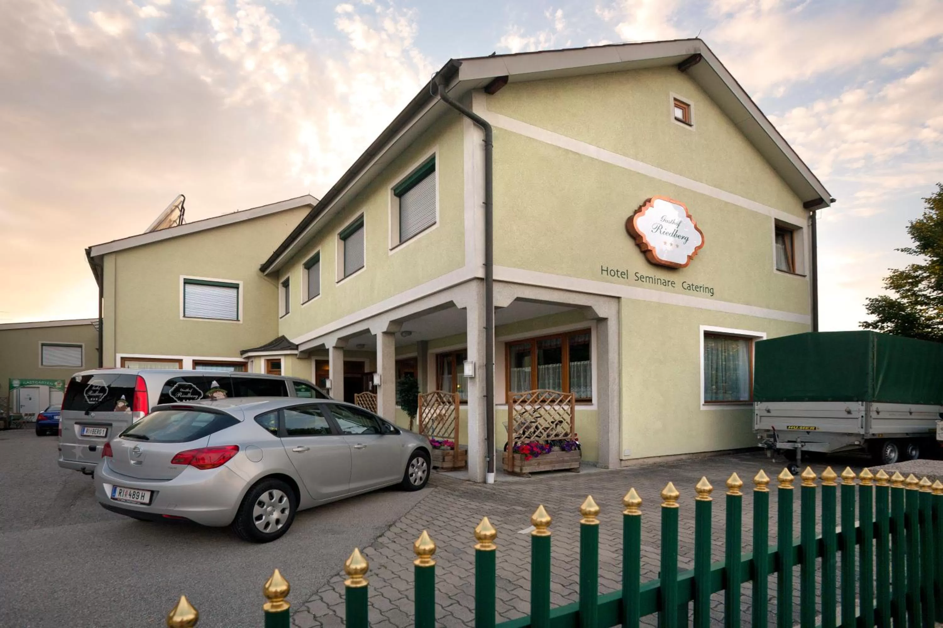 Facade/entrance in Biergasthof Riedberg