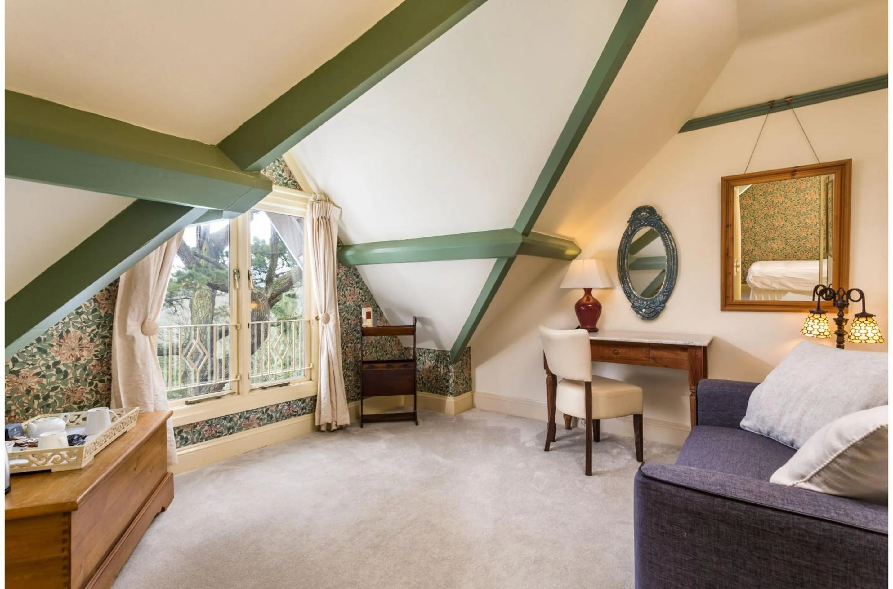 Bedroom, Bed in Orestone Manor