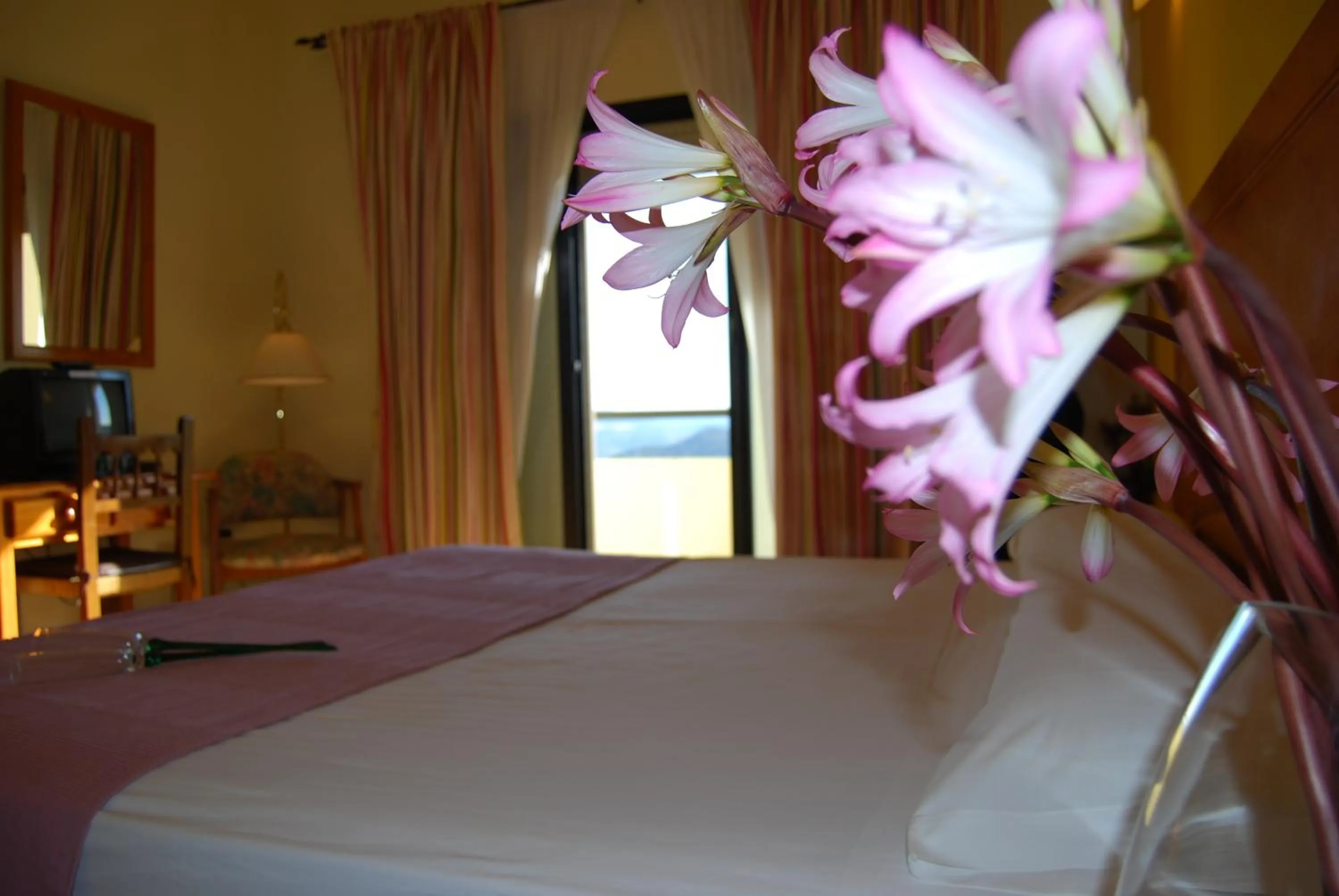 Bedroom, Bed in Hotel Los Templarios