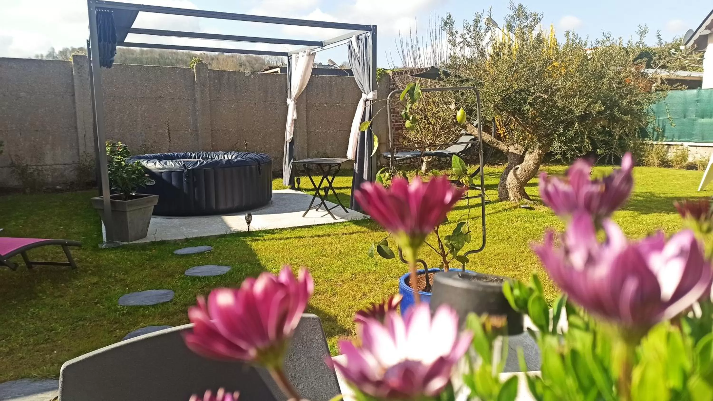 Patio, Garden in Chambre d'hote Le clos Valmont