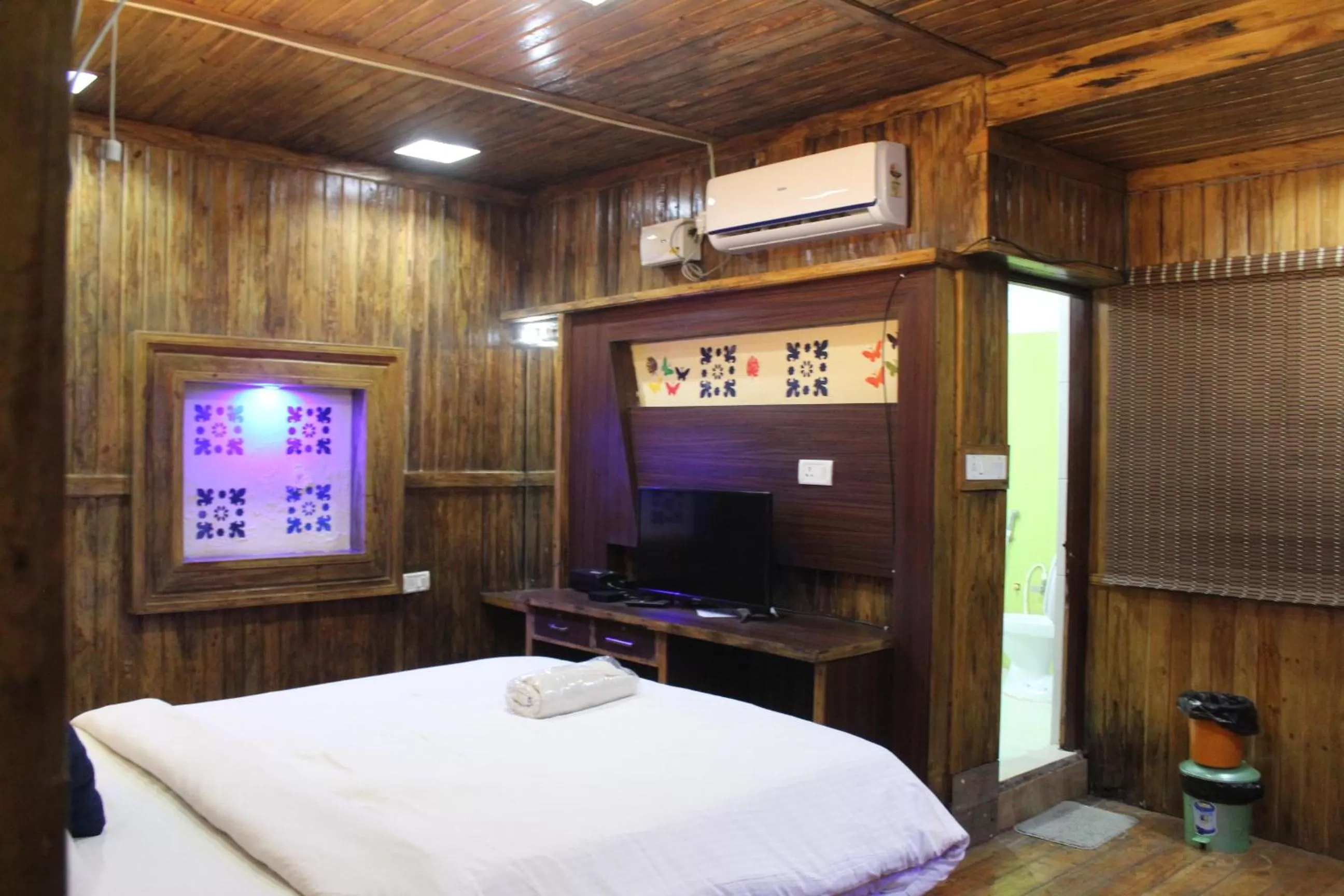 TV and multimedia, TV/Entertainment Center in Greenwood Resort