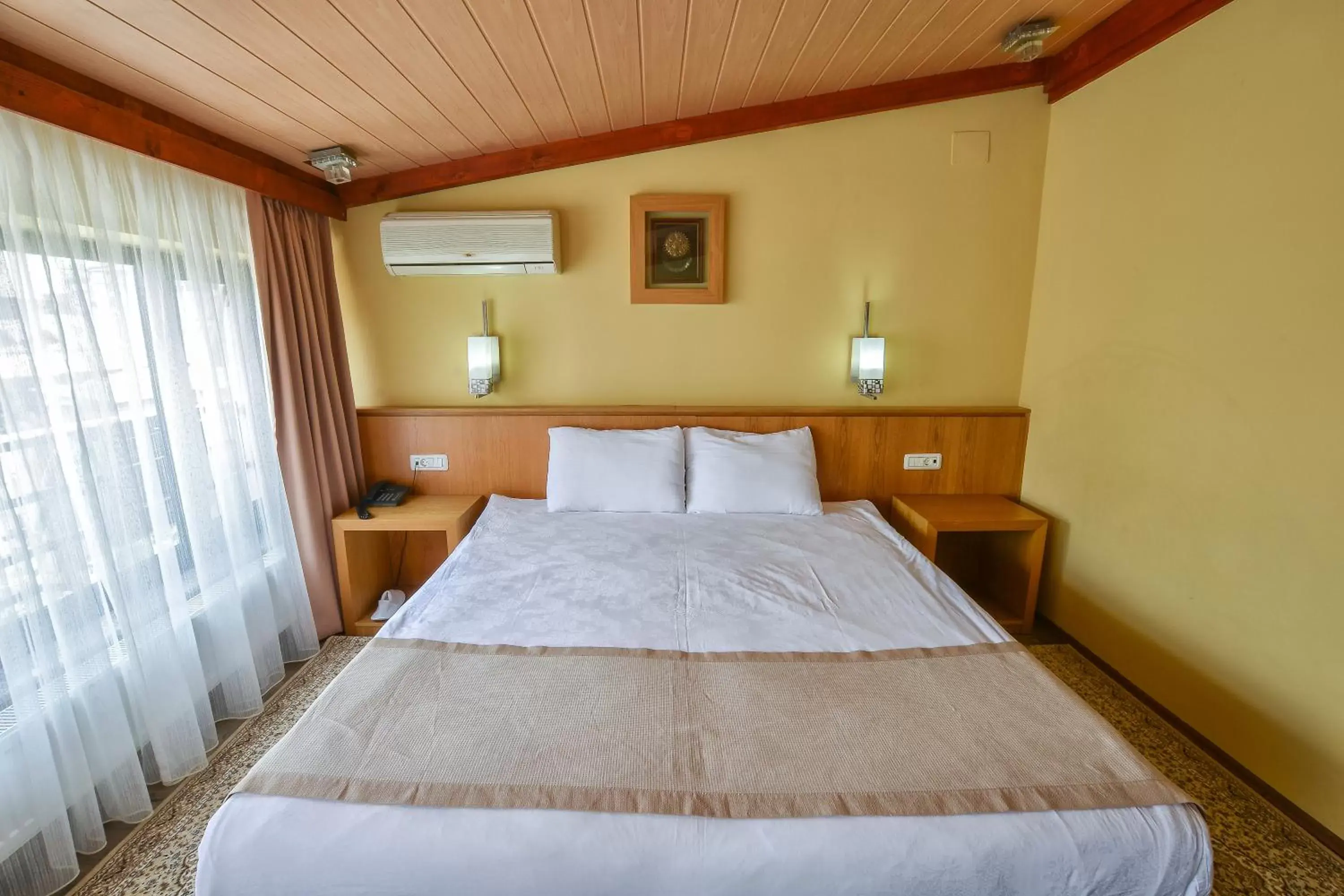 Budget Double or Twin Room in Hotel Lirak Budget Double or Twin Room in Hotel Lirak