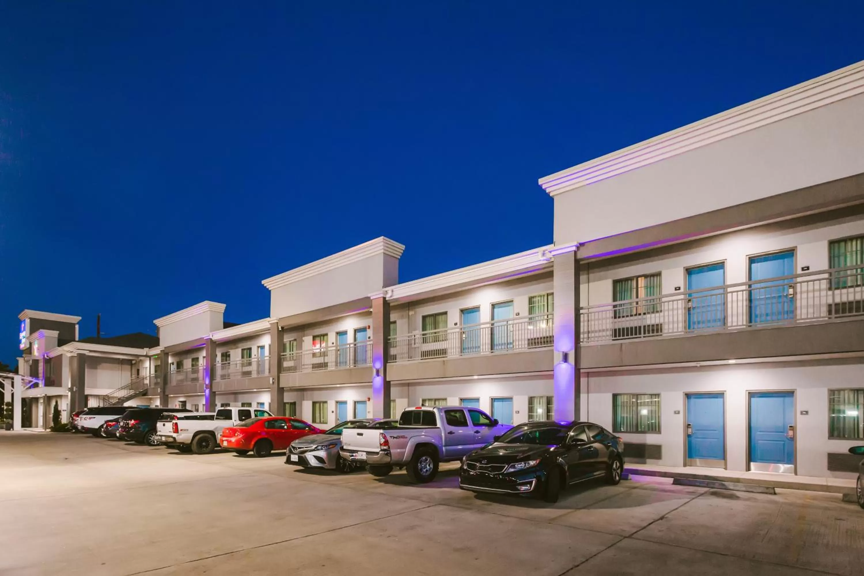 Property building in Express Inn - Spring