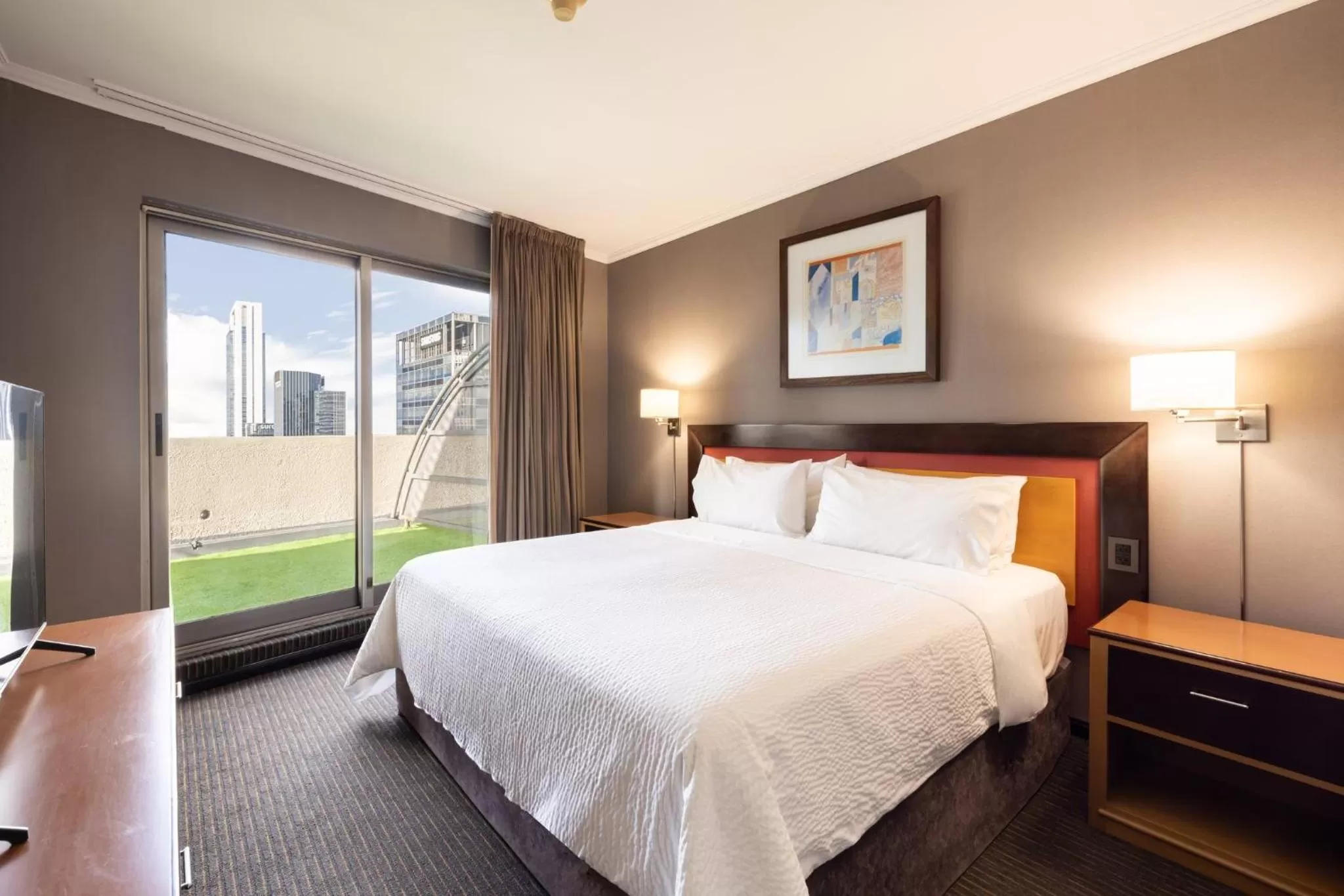 Photo of the whole room, Bed in Holiday Inn Express Puerto Madero by IHG