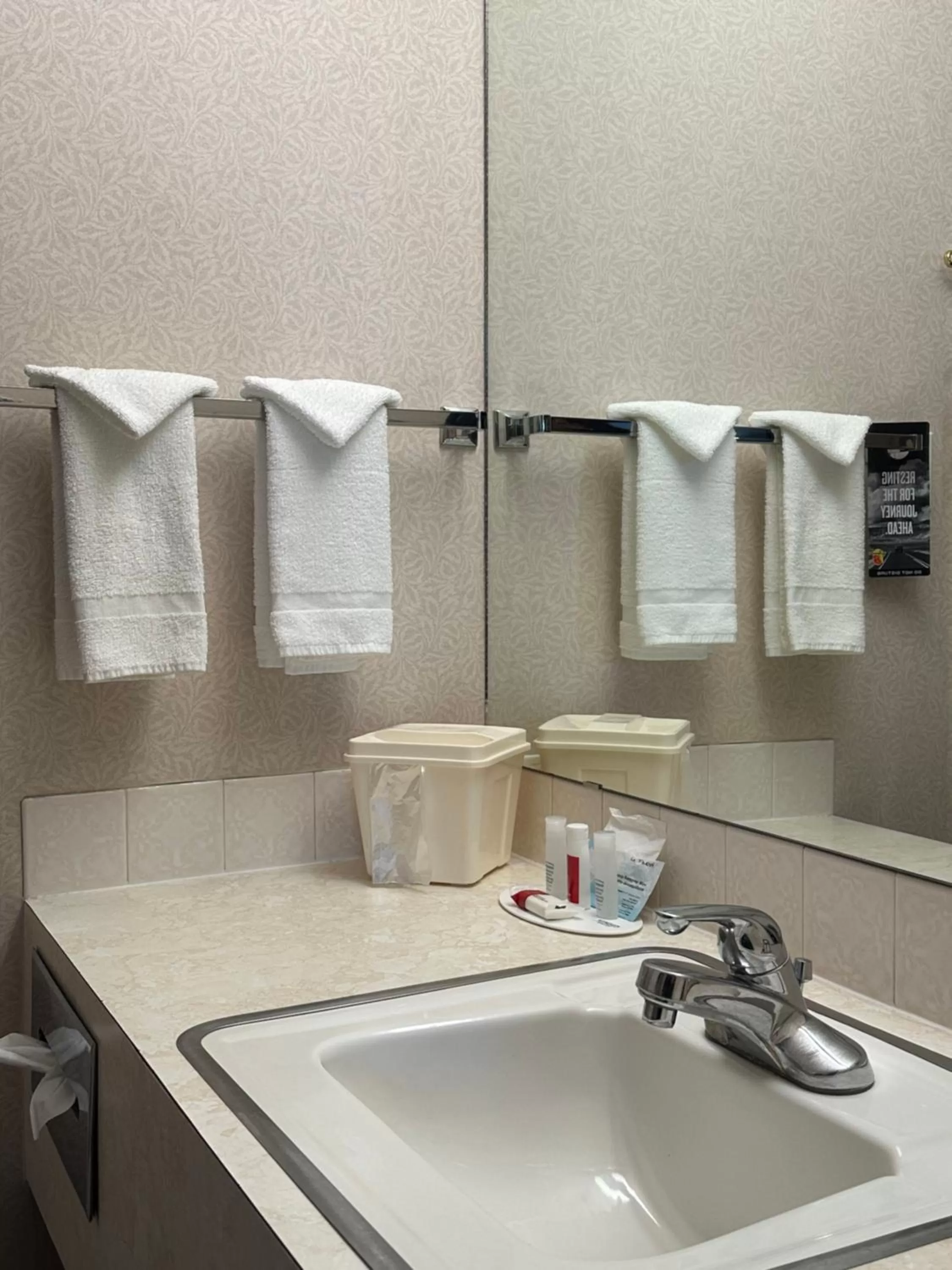 Super 8 by Wyndham Lethbridge