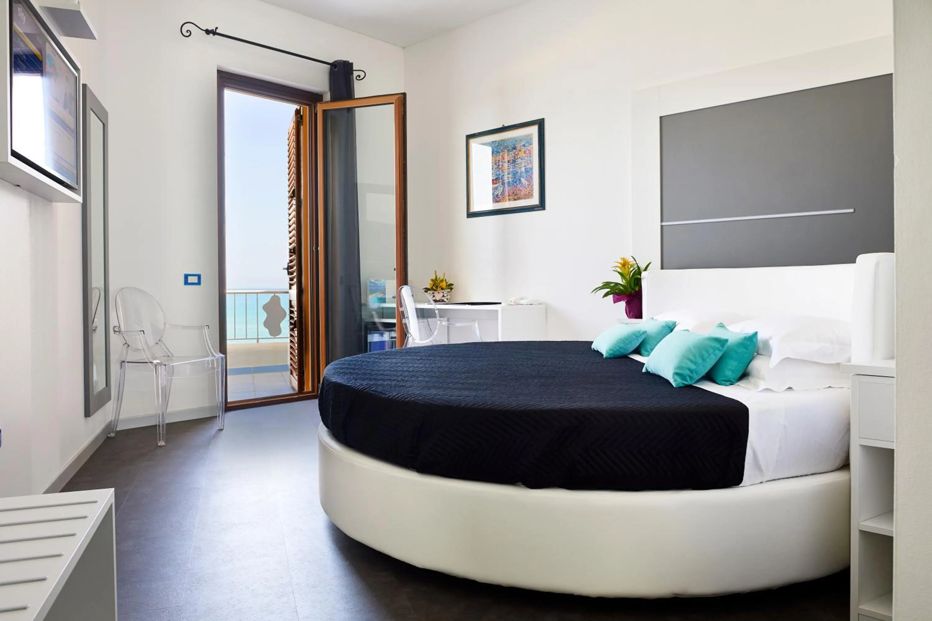 Bed in Hotel La Battigia