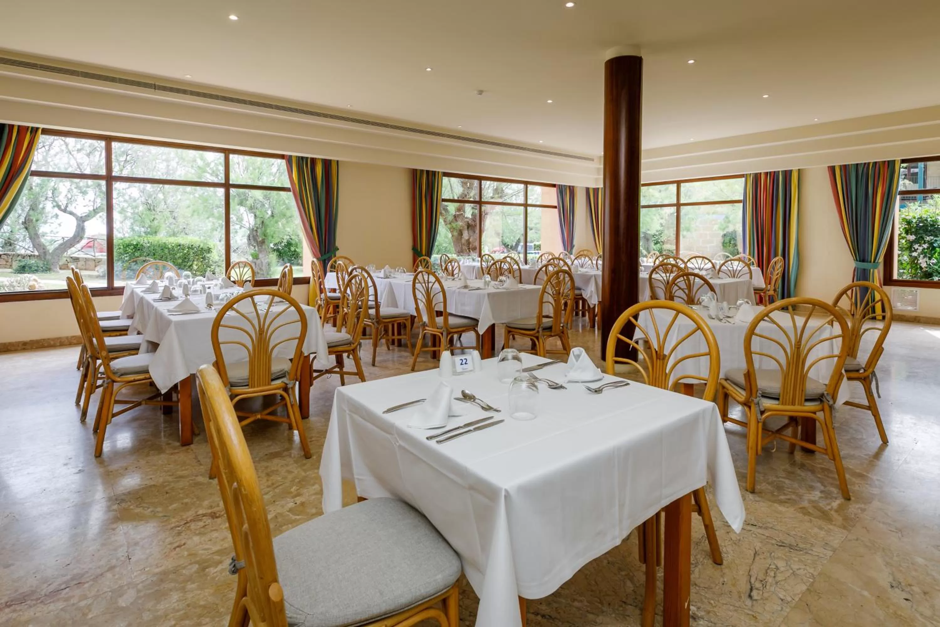 Restaurant/places to eat in PortBlue Club Pollentia Resort & Spa