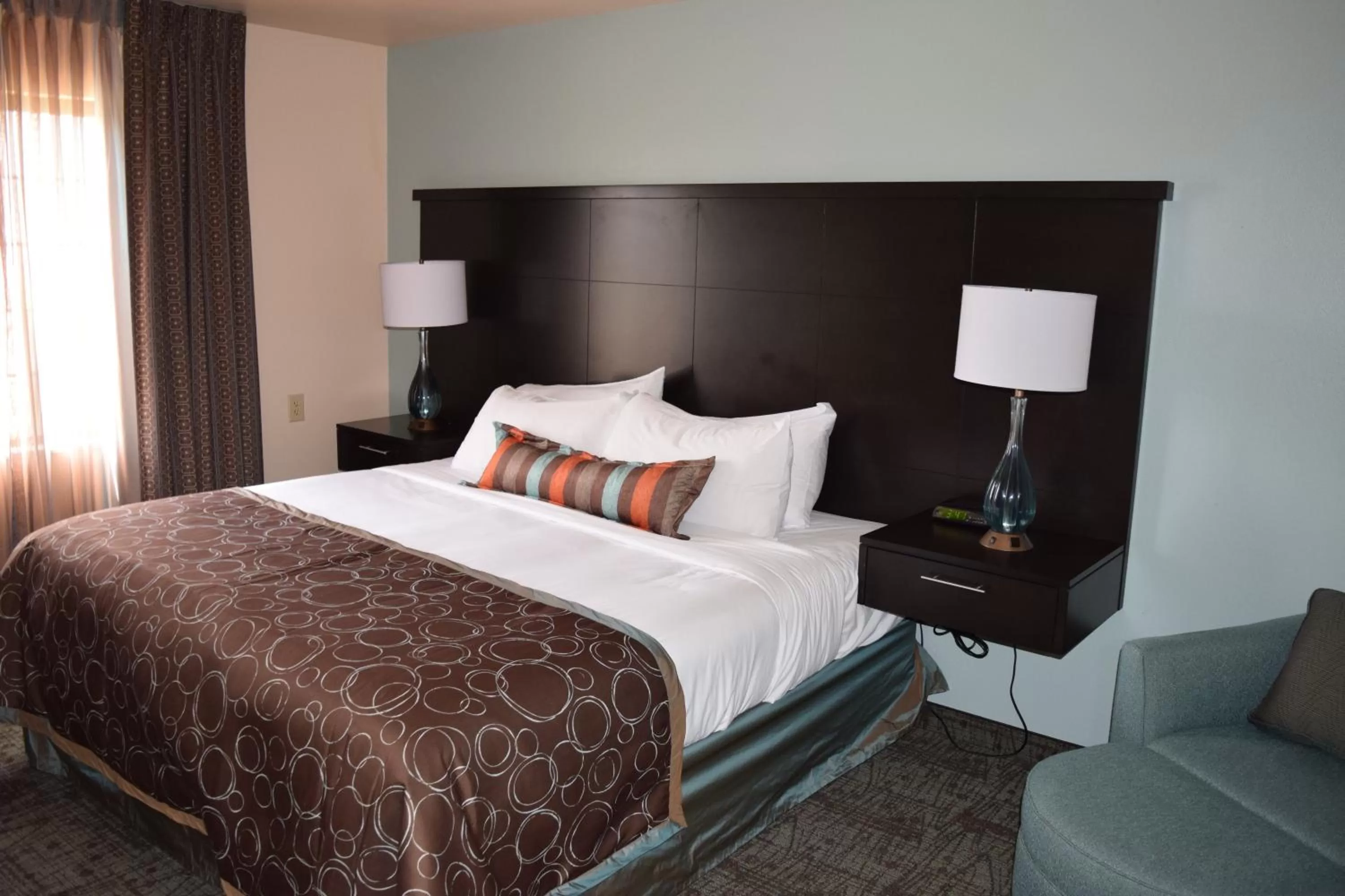 Photo of the whole room, Bed in Staybridge Suites Myrtle Beach-Fantasy Harbour by IHG