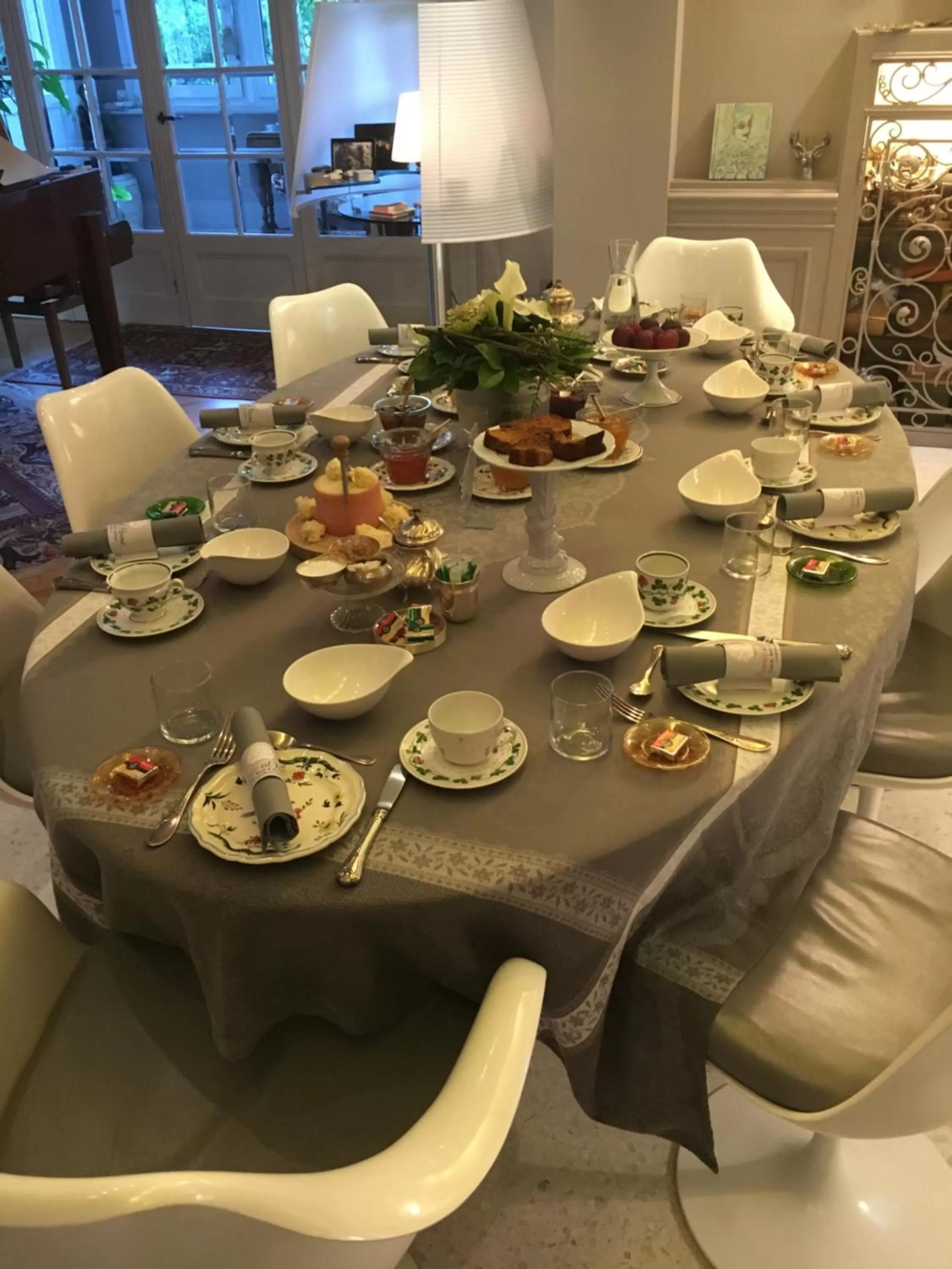 Restaurant/Places to Eat in Peonia at Home - Maison d'hôtes d'exception