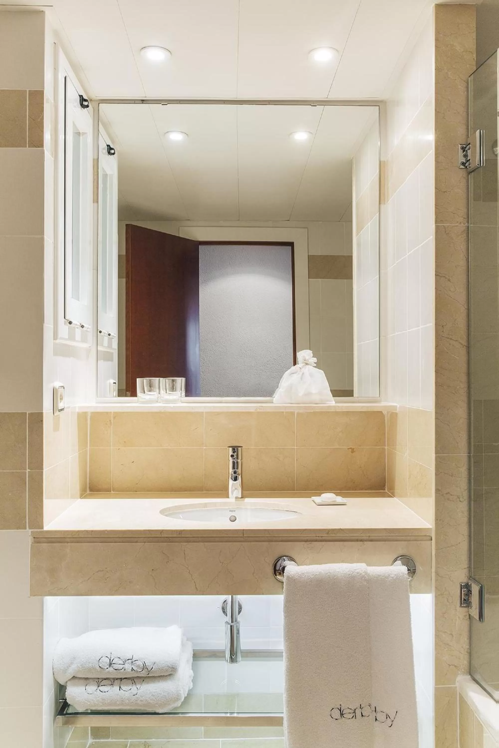 Bathroom in Hotel Derby