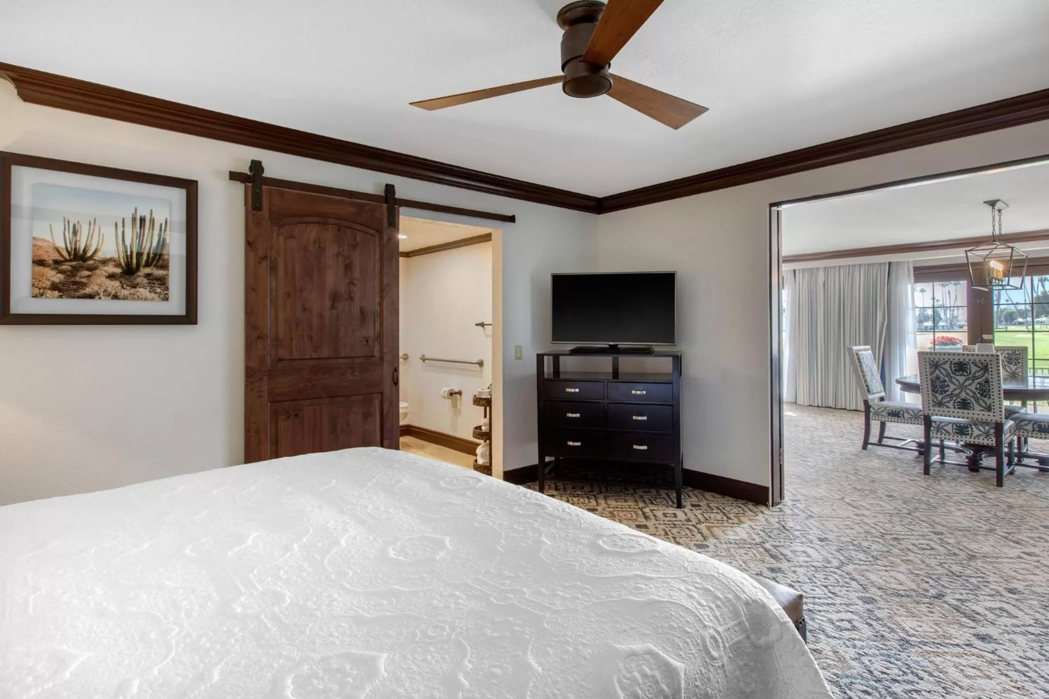 Photo of the whole room, Bed in Omni Rancho Las Palmas Resort & Spa