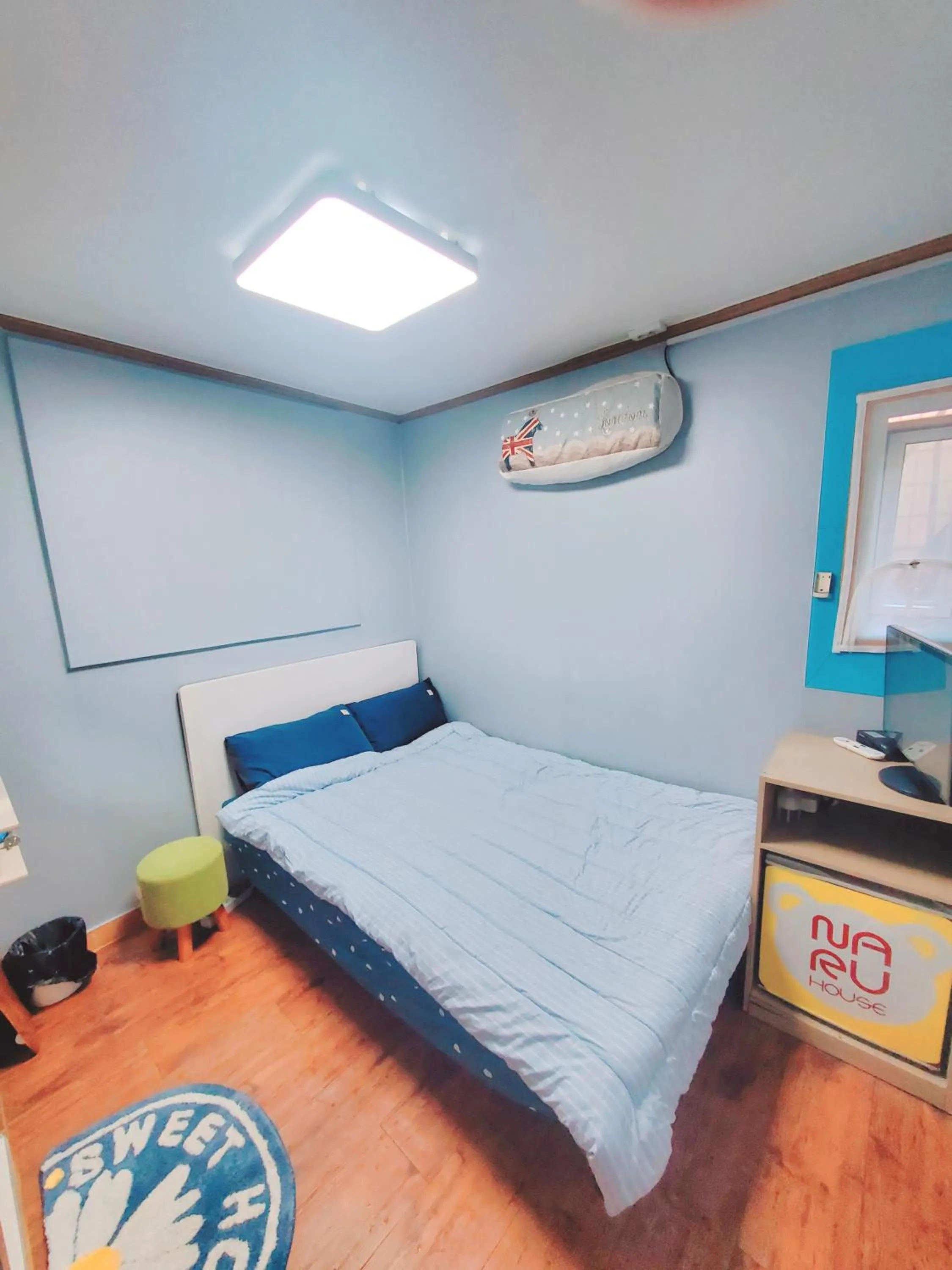 Photo of the whole room, Bed in Naru Hostel Korea