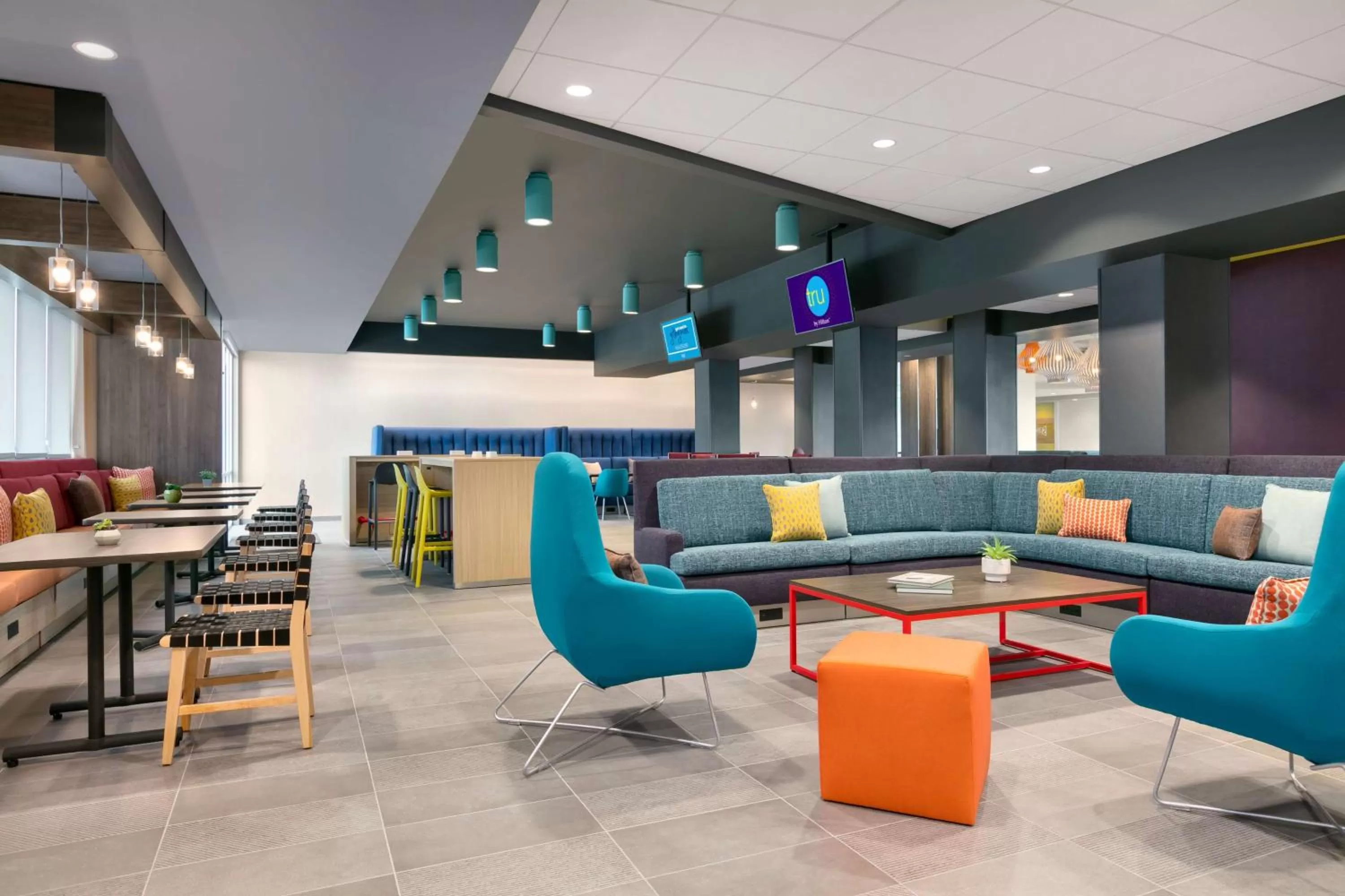 Lobby or reception in Tru By Hilton Easton