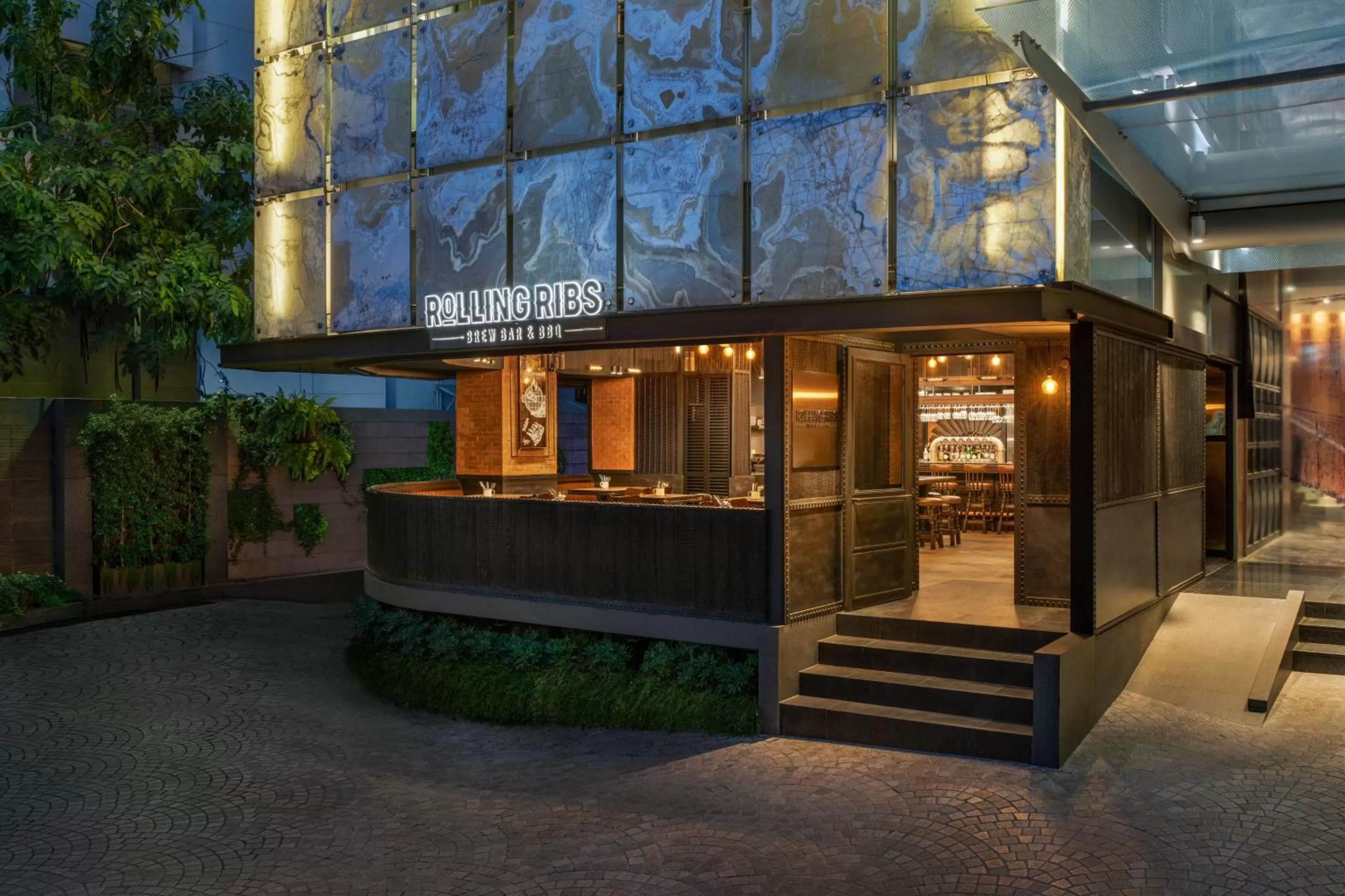 Restaurant/places to eat in Le Meridien Bangkok