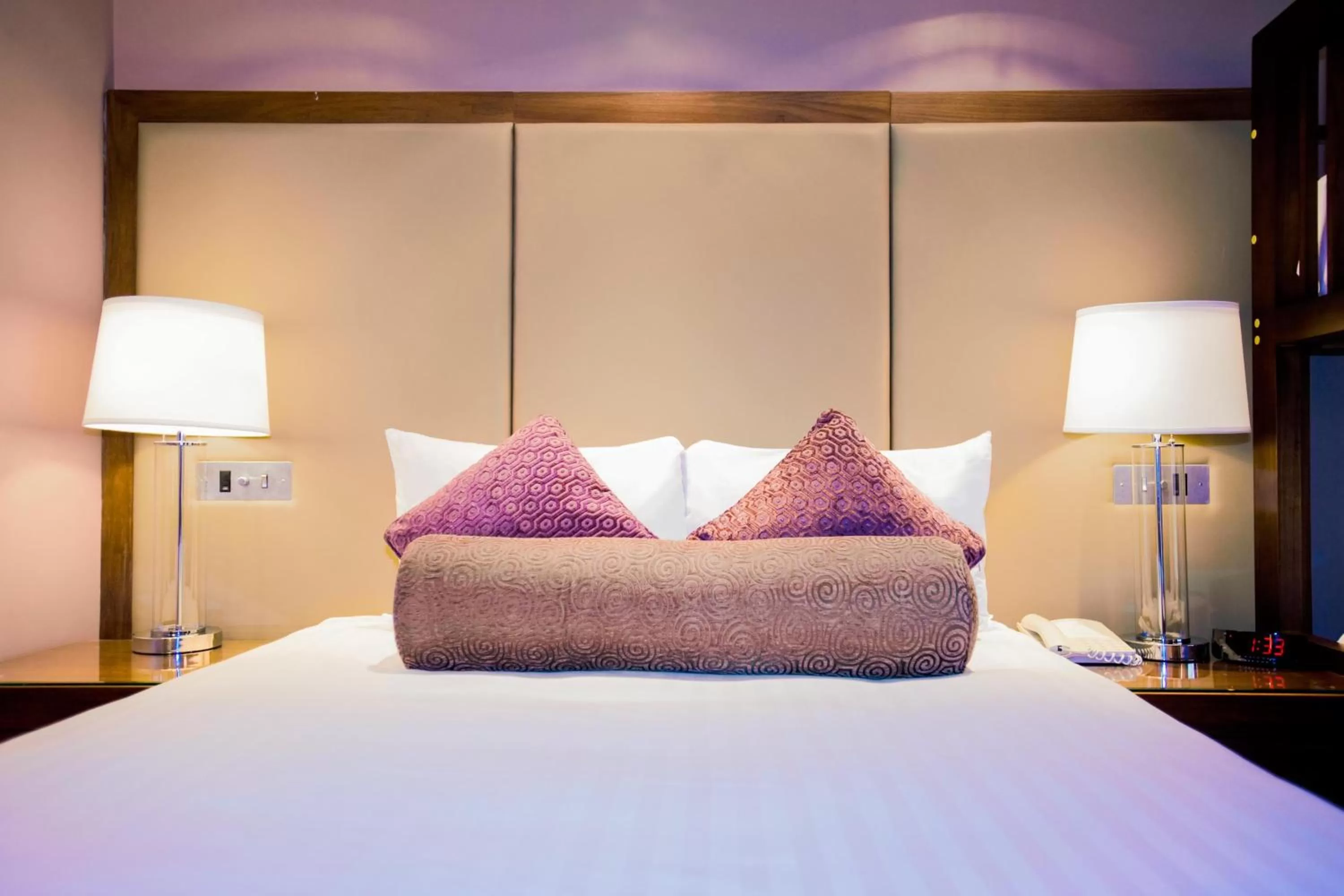 Photo of the whole room, Bed in Sandman Signature London Gatwick Hotel