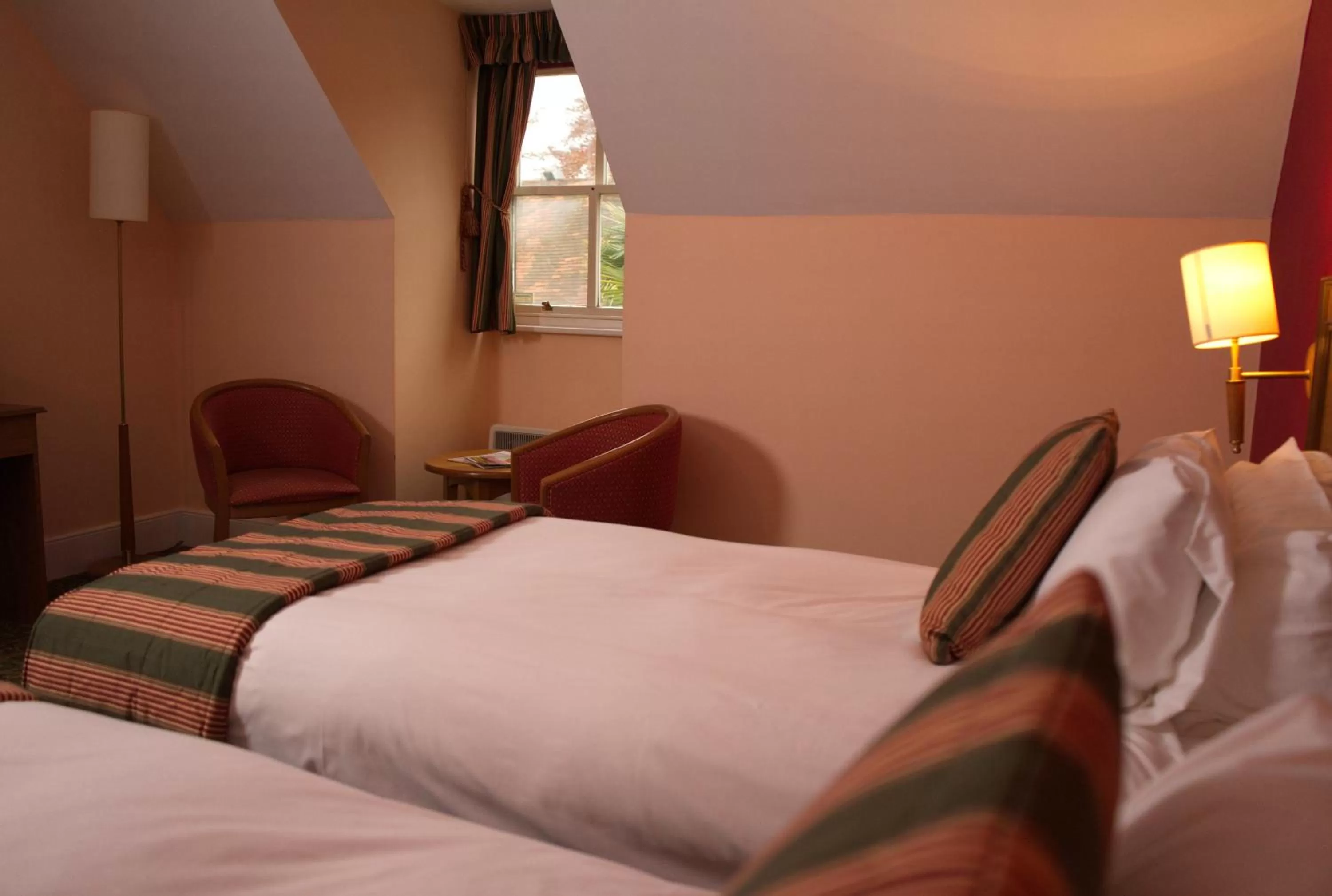 Bed in The Catherine Wheel Wetherspoon Hotel