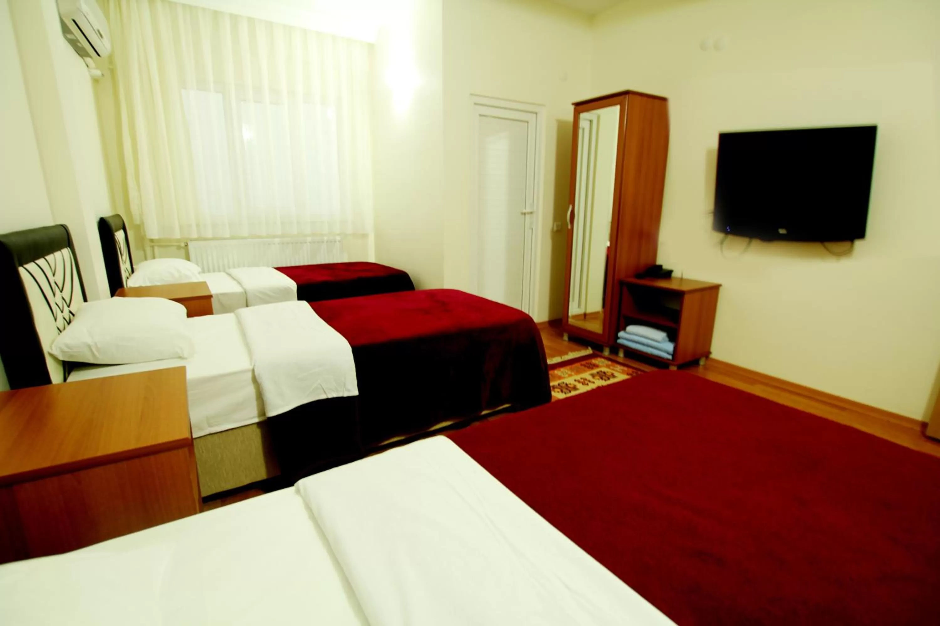 Photo of the whole room, Bed in Köprücü Hotel