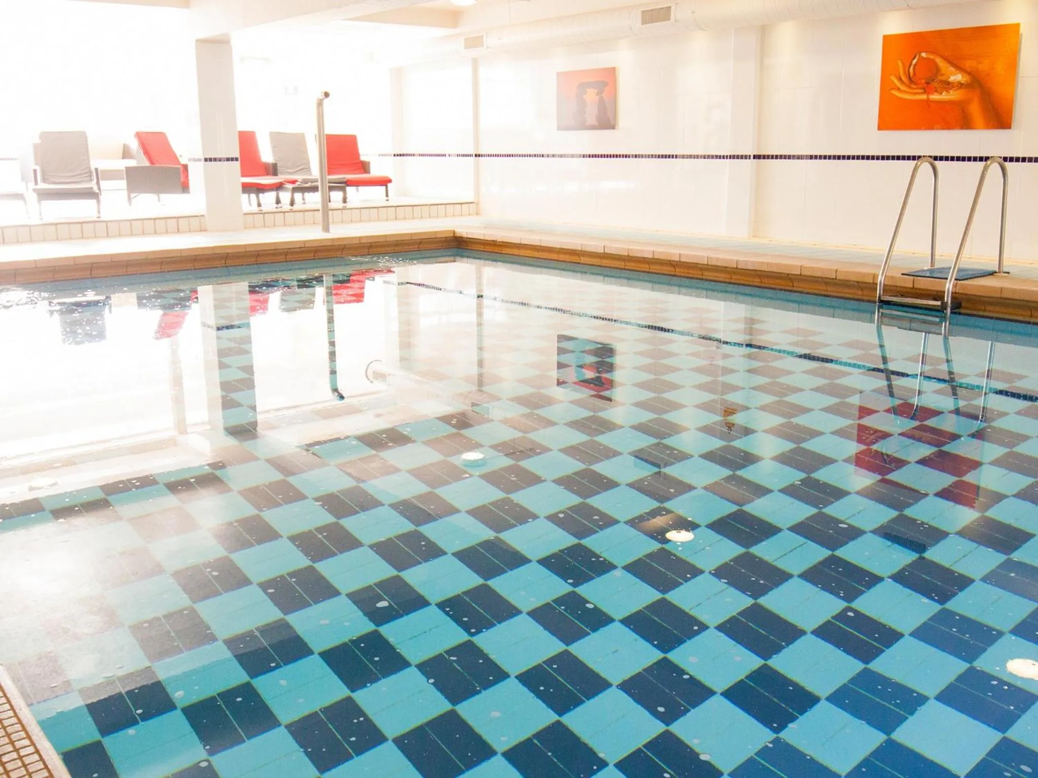 Swimming pool in Sandbanks Hotel
