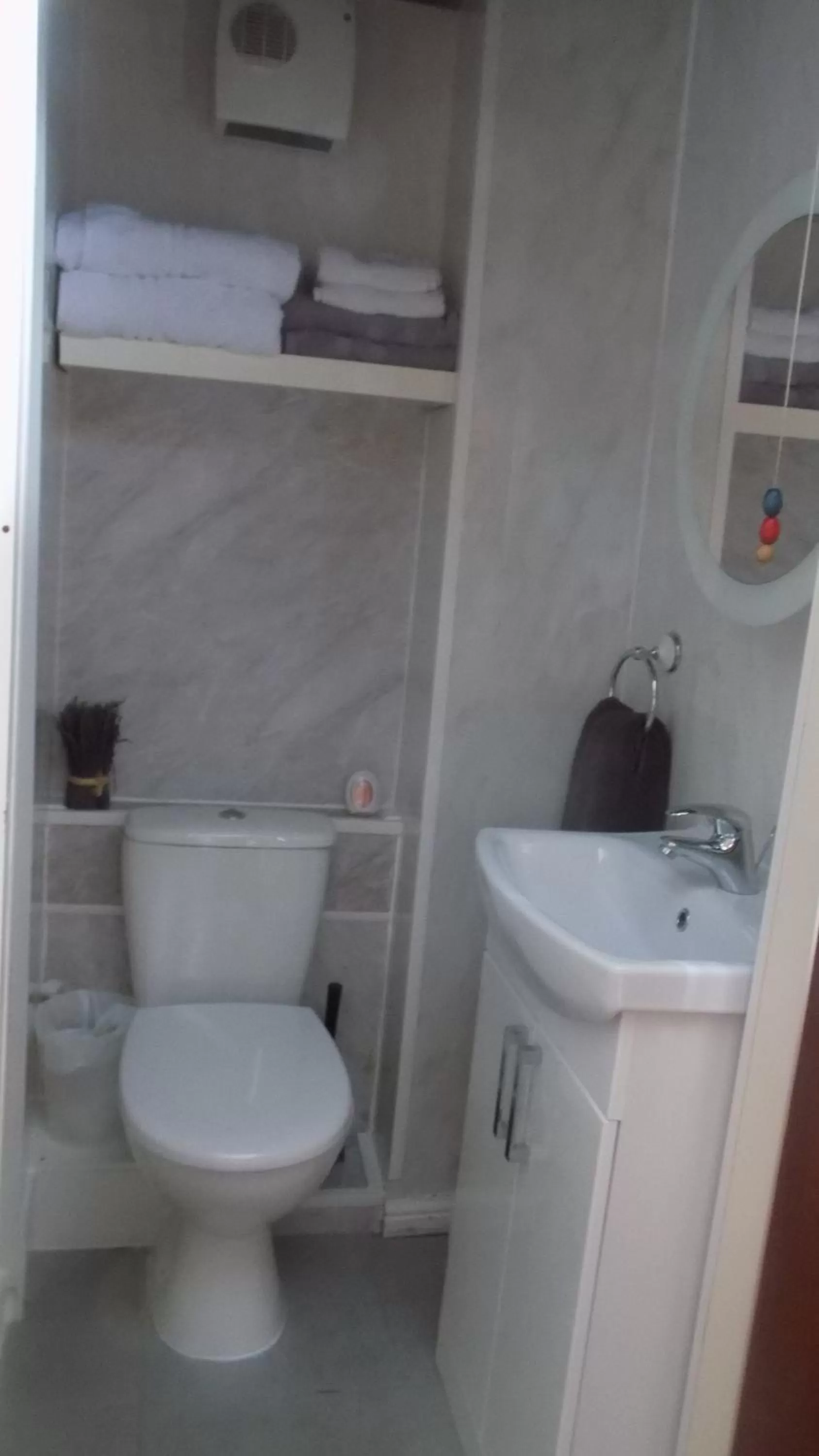 Bathroom in Tracey's Driftwood