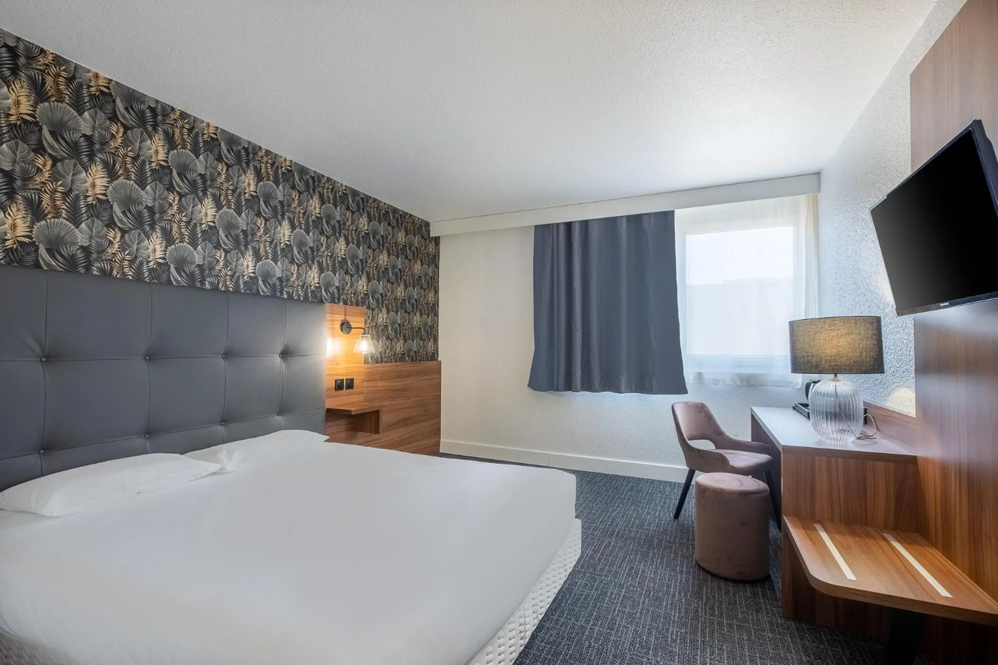 Photo of the whole room, Bed in Hôtel Akena Poitiers Nord Futuroscope