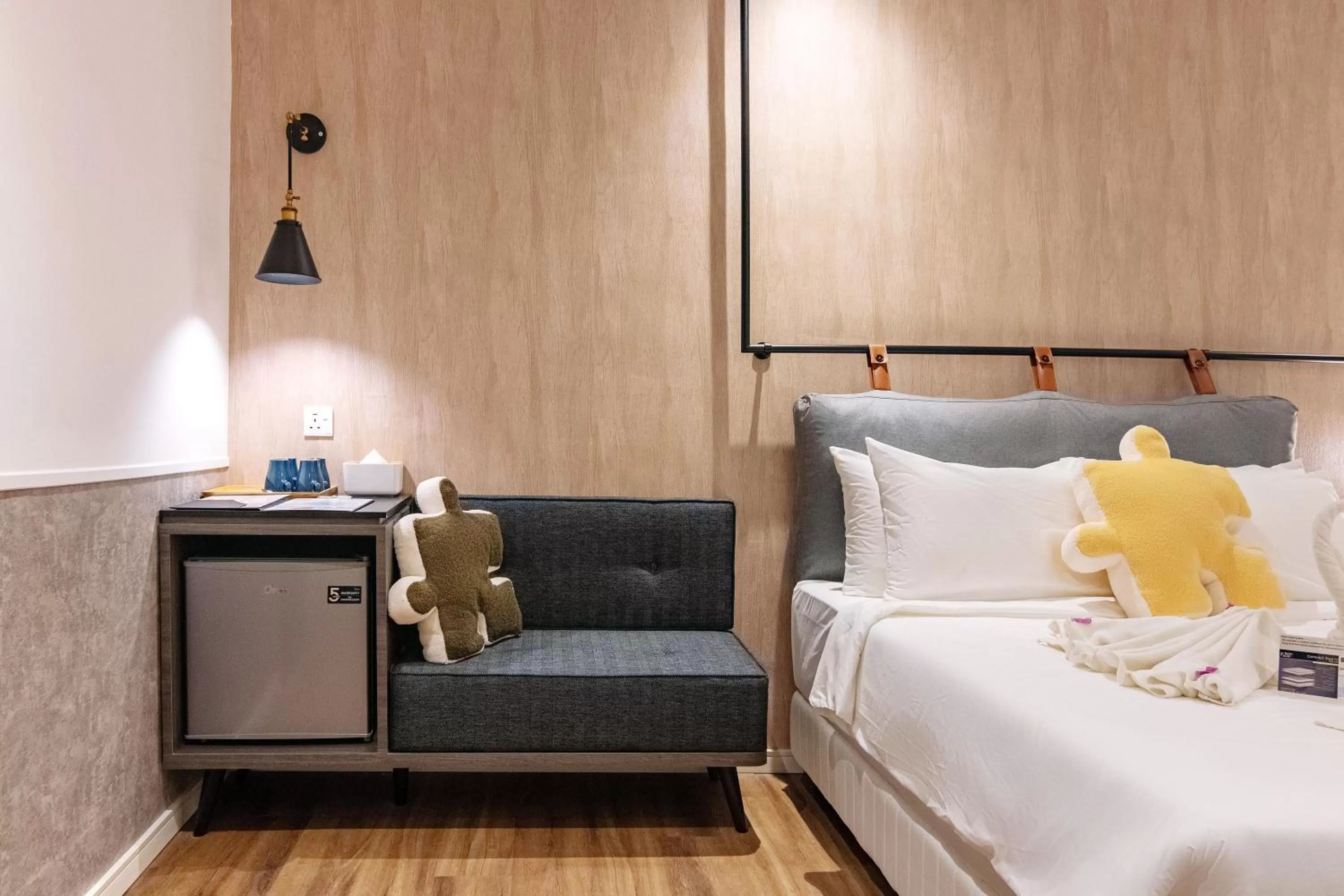 Seating area, Bed in Bagan Suite