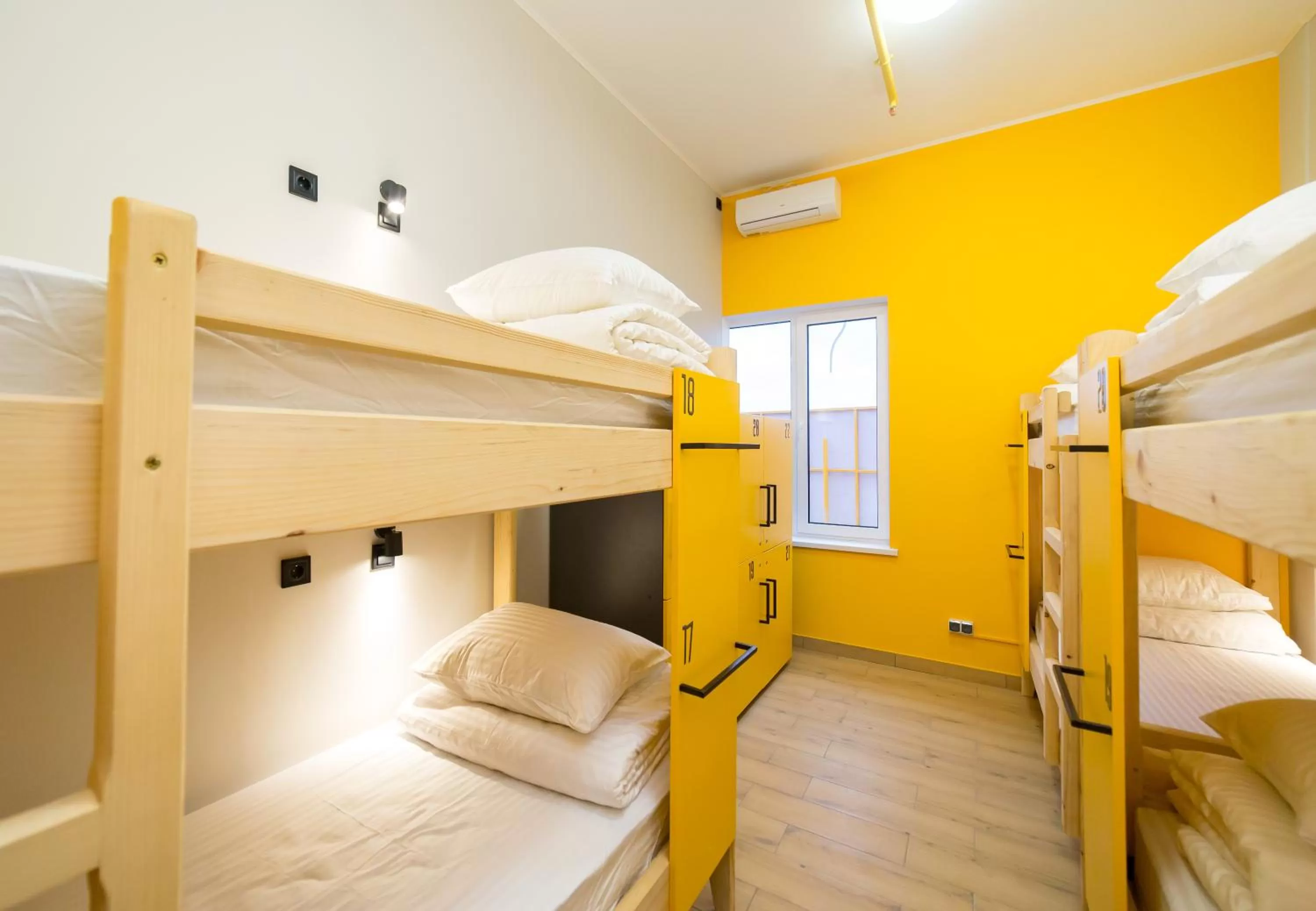 Bed in HOTEL Bee Station