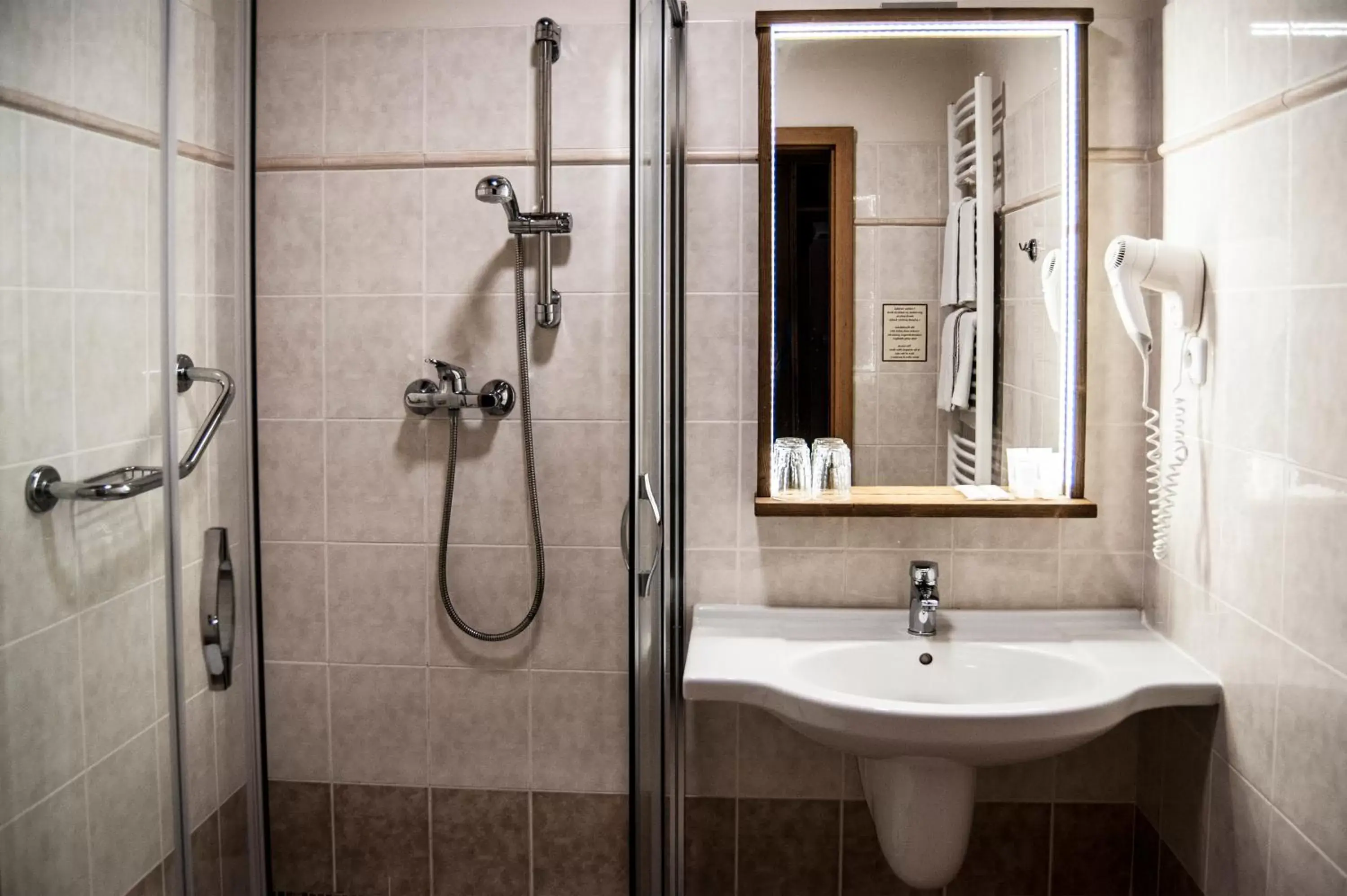 Double Room with Extra Bed in Wellness Hotel Gendorf Double Room with Extra Bed in Wellness Hotel Gendorf