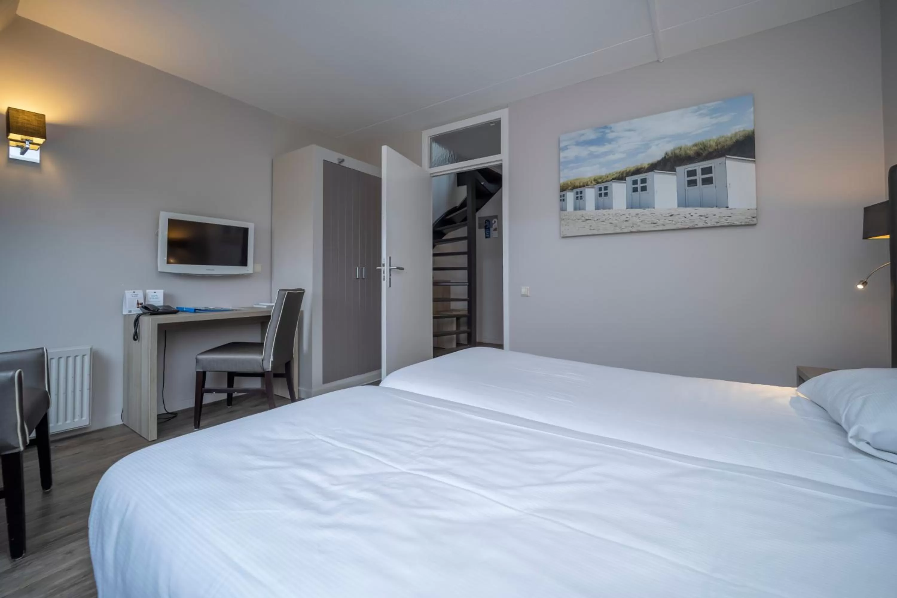 Bedroom, Bed in Fletcher Zuiderduin Beachhotel