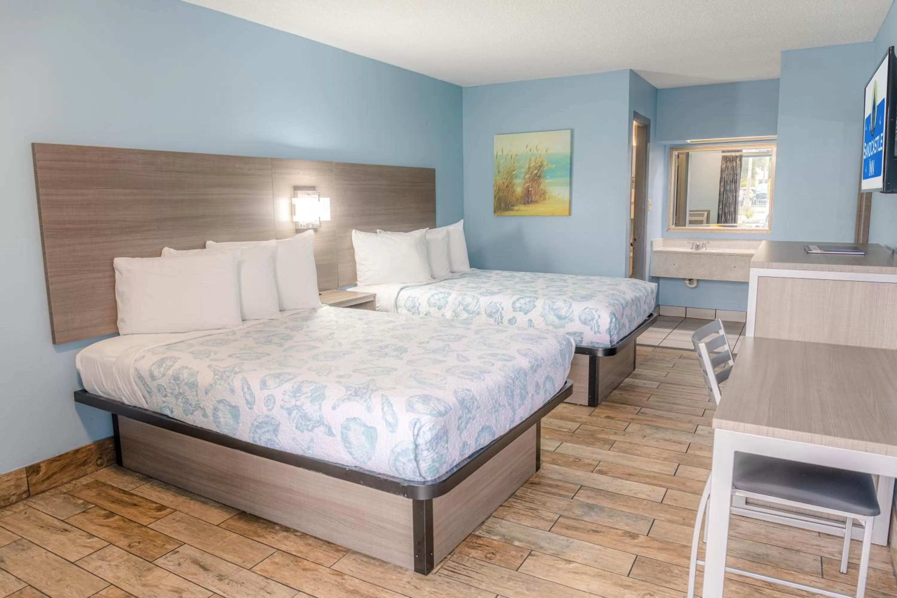 Bedroom, Bed in Sandcastle Inn