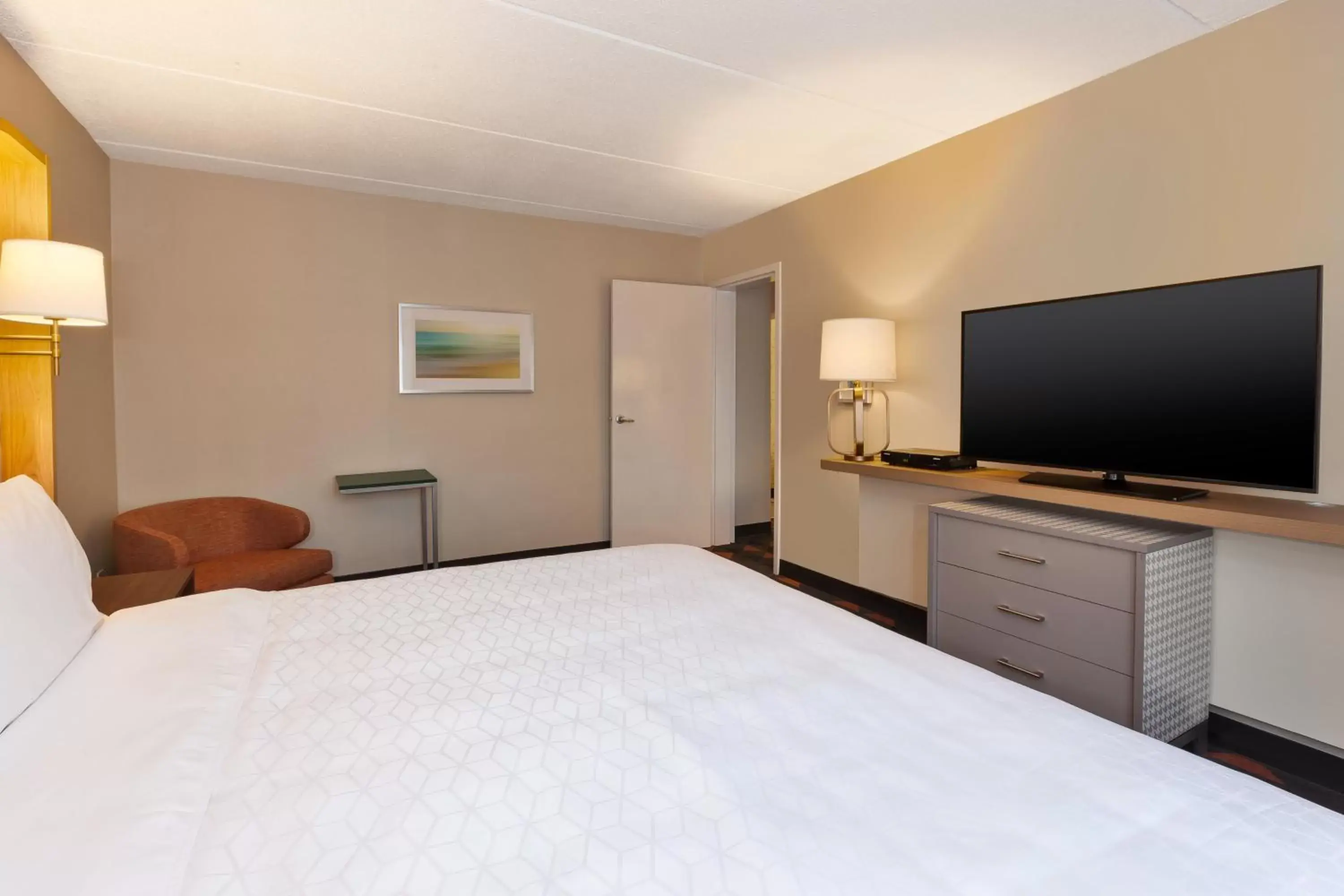 King Suite in Holiday Inn Westbury-Long Island by IHG King Suite in Holiday Inn Westbury-Long Island by IHG