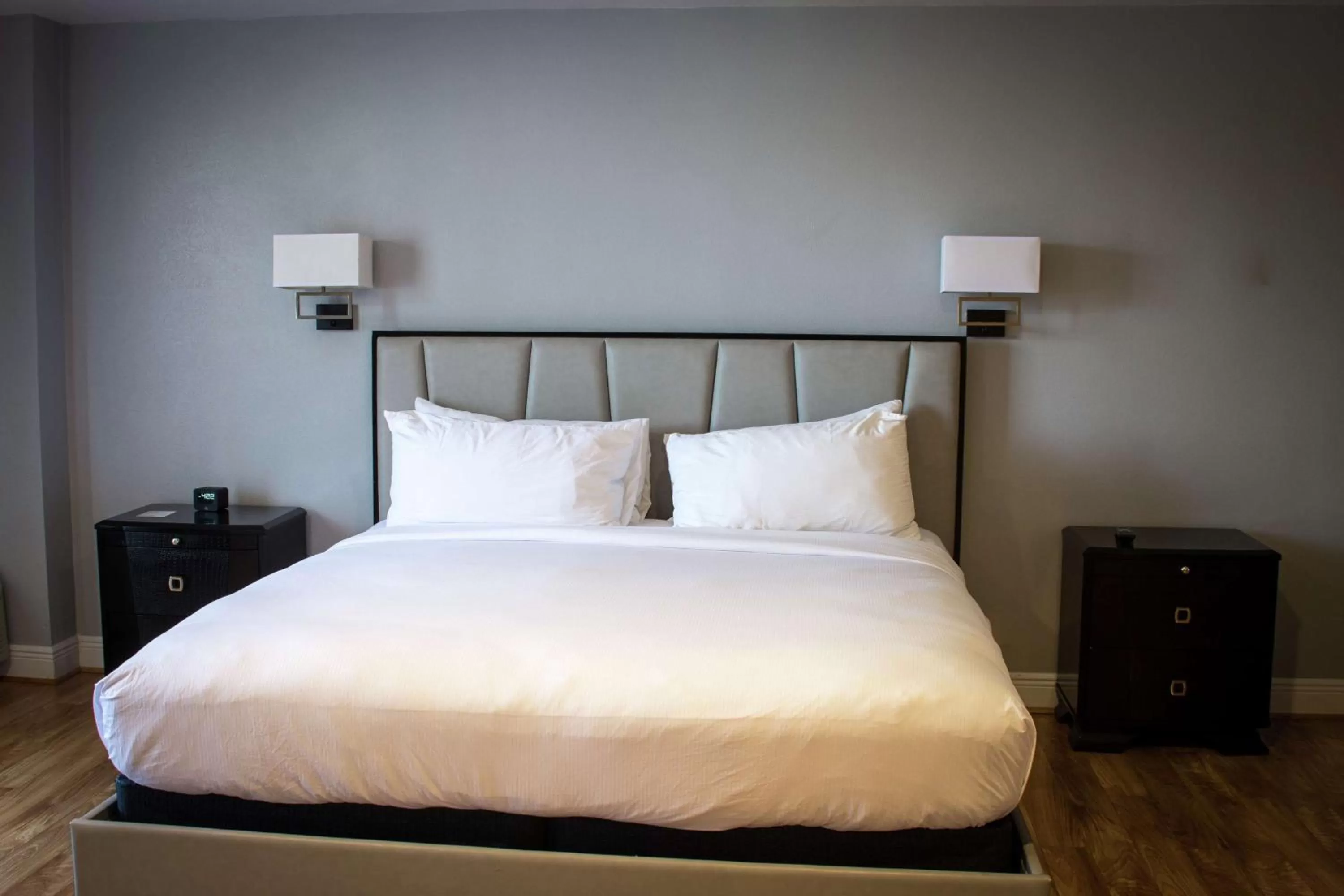 Bed in Midland Plaza Hotel