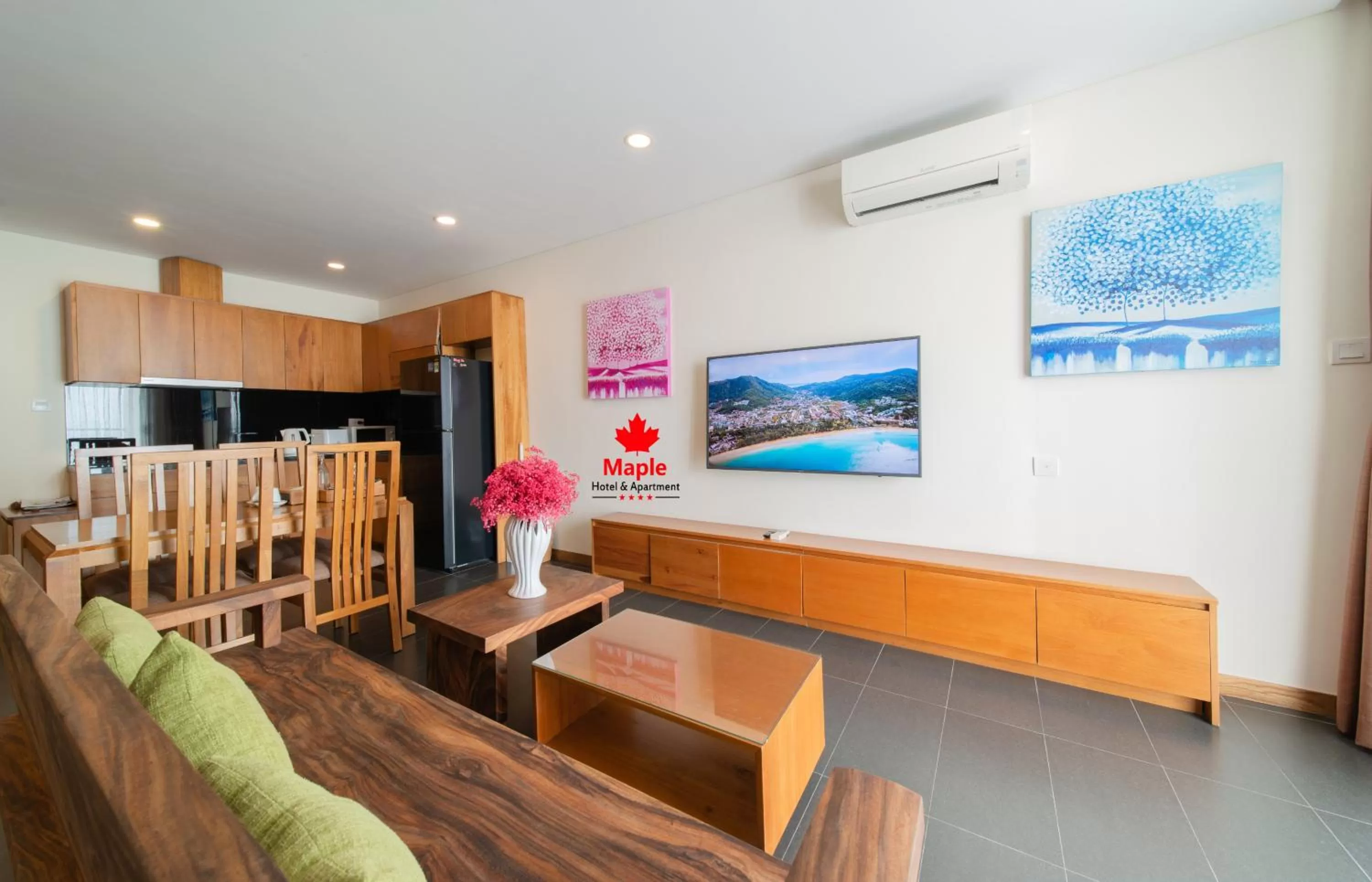 Guests in Maple Hotel & Apartment