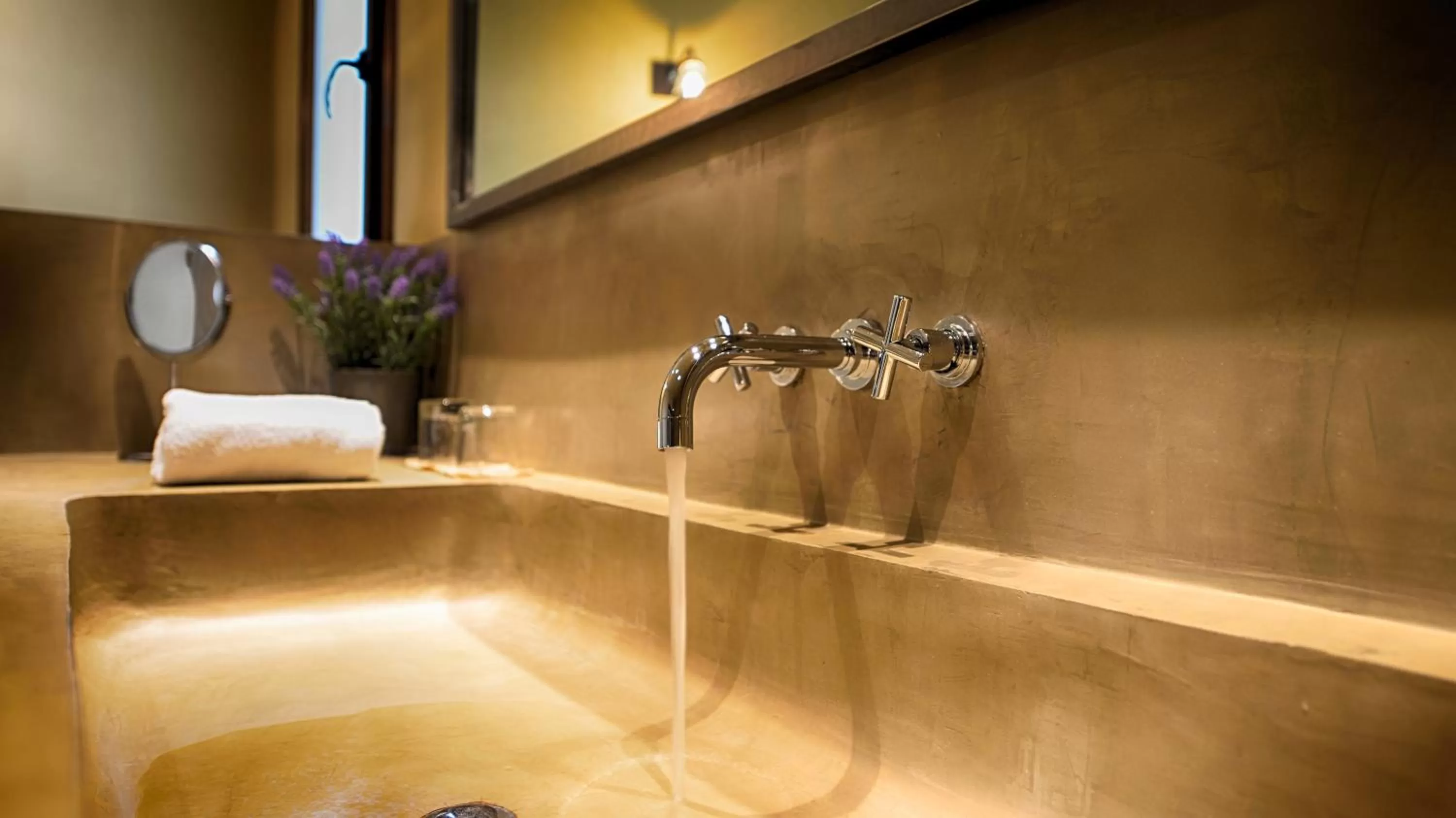 Bathroom in Palacio Carvajal Girón