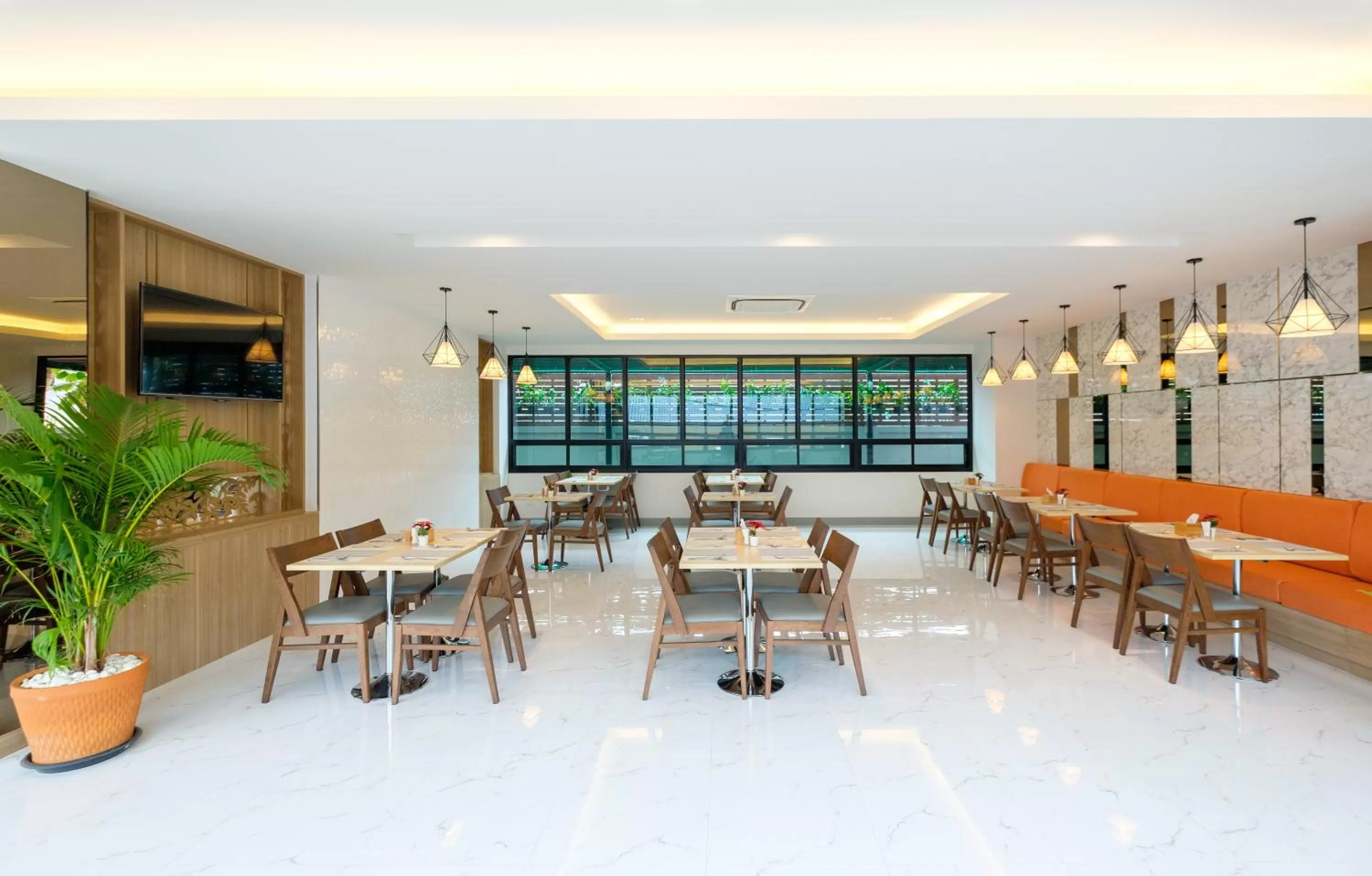 Breakfast in Monte Maesot hotel