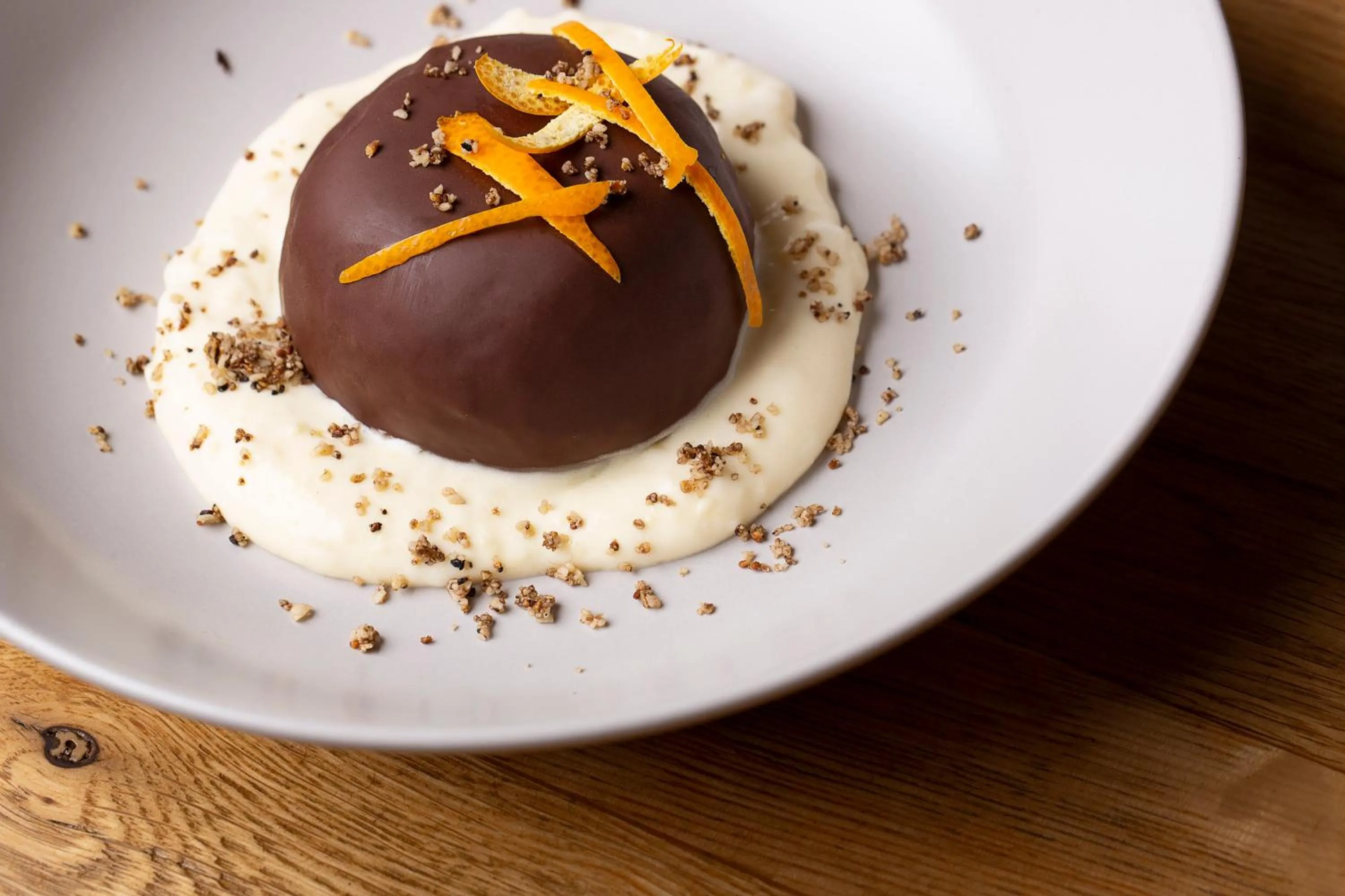 Restaurant/places to eat in Hotel Iris