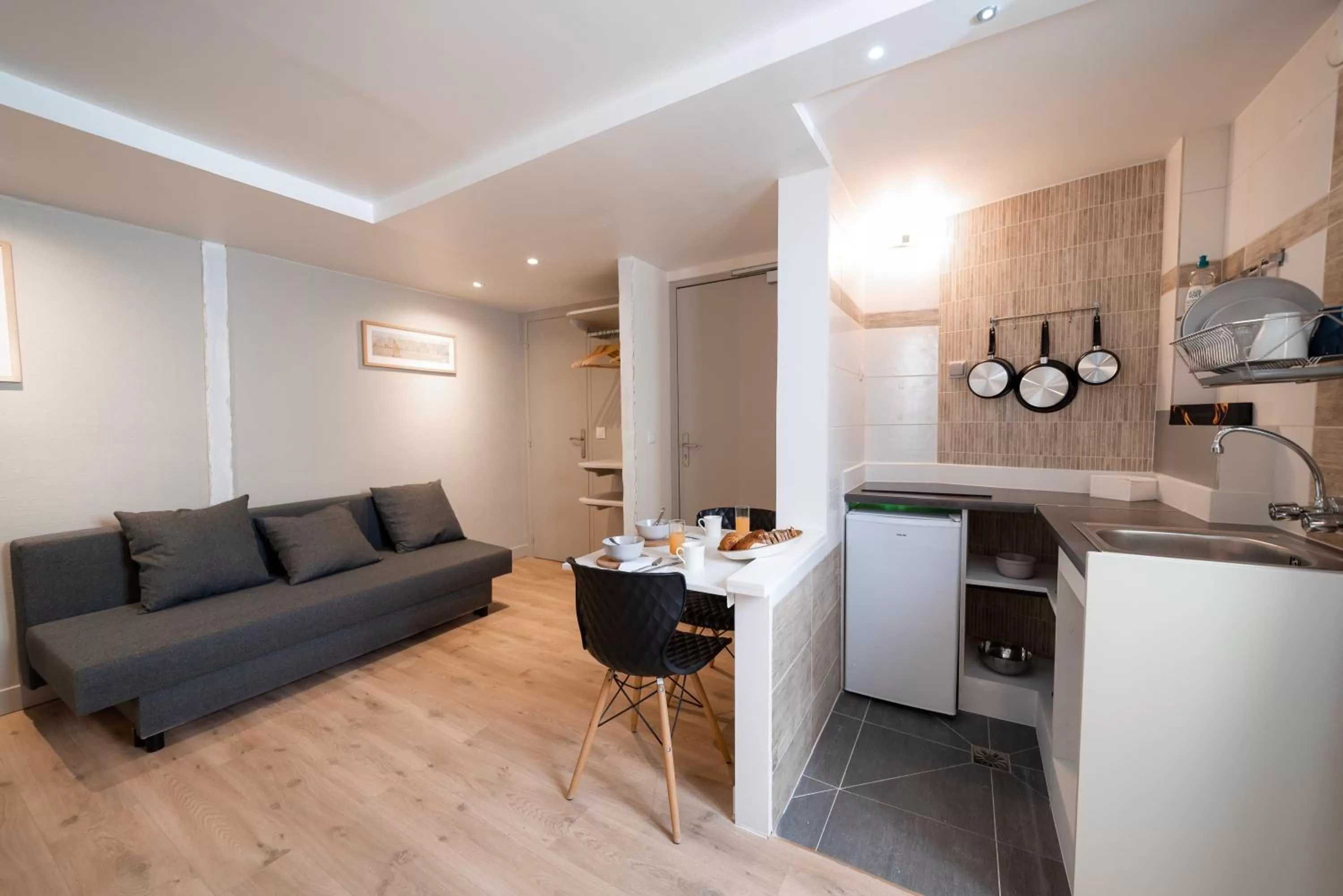 Kitchen or kitchenette in Hotel Little Regina