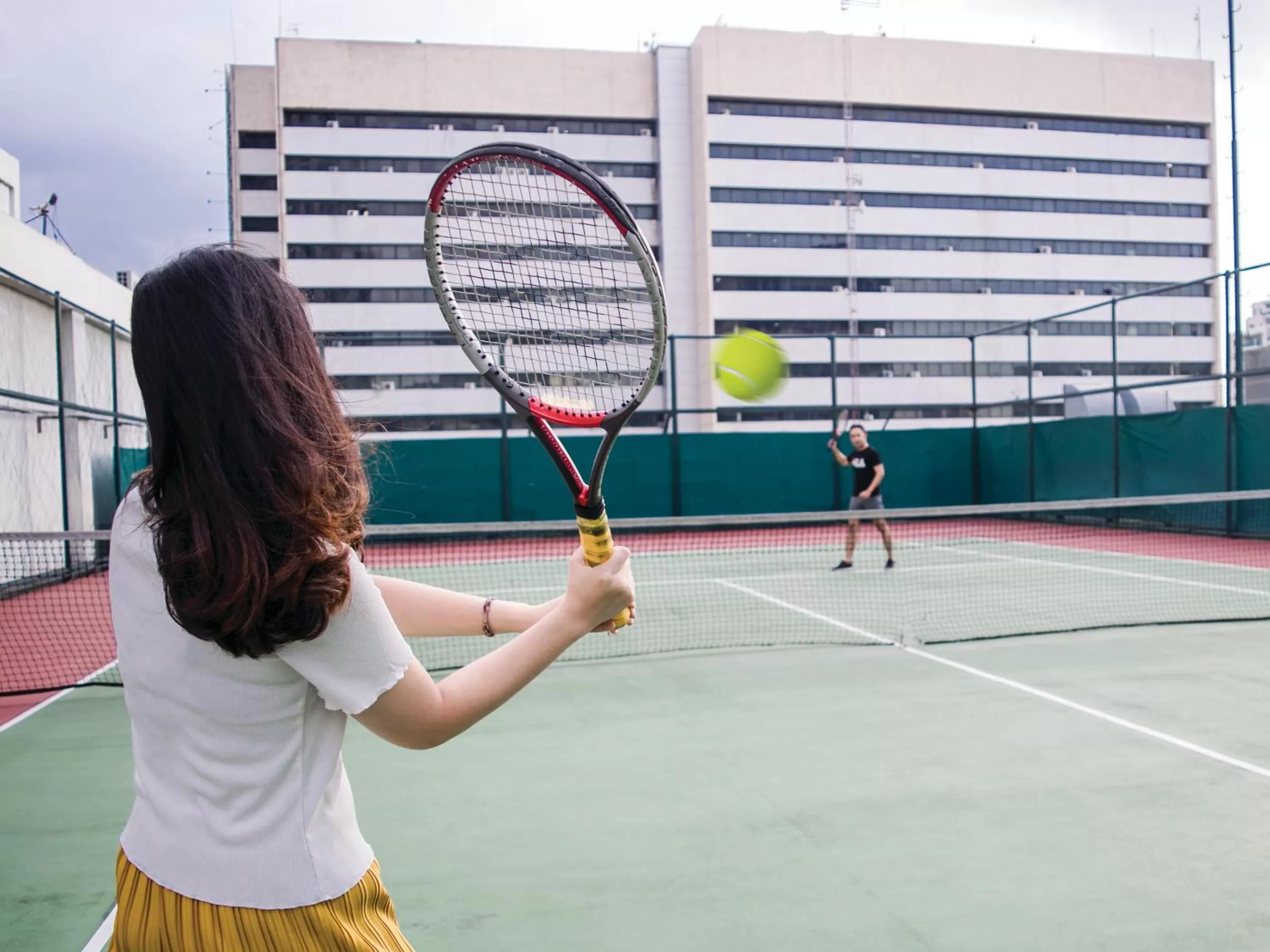 Tennis court in HARRIS Suites fx Sudirman