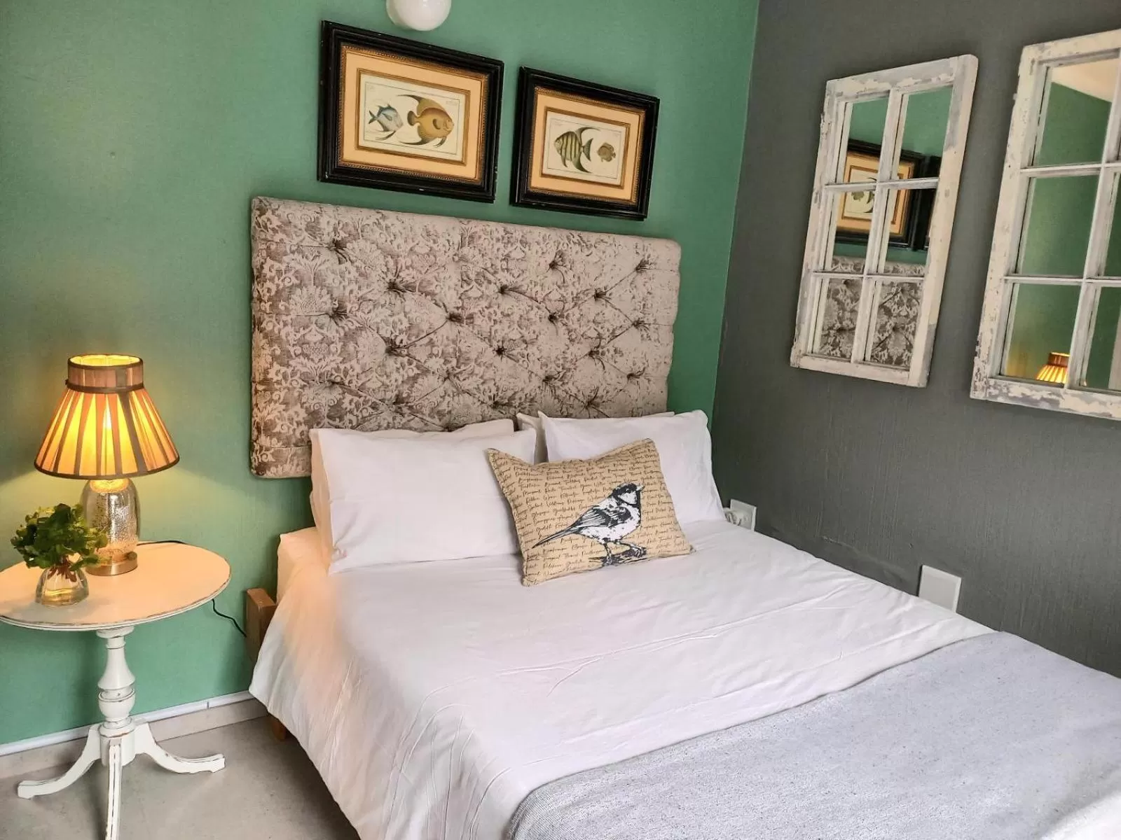 Double Room with Patio - single occupancy in Villa Roc Guesthouse - Solar Power