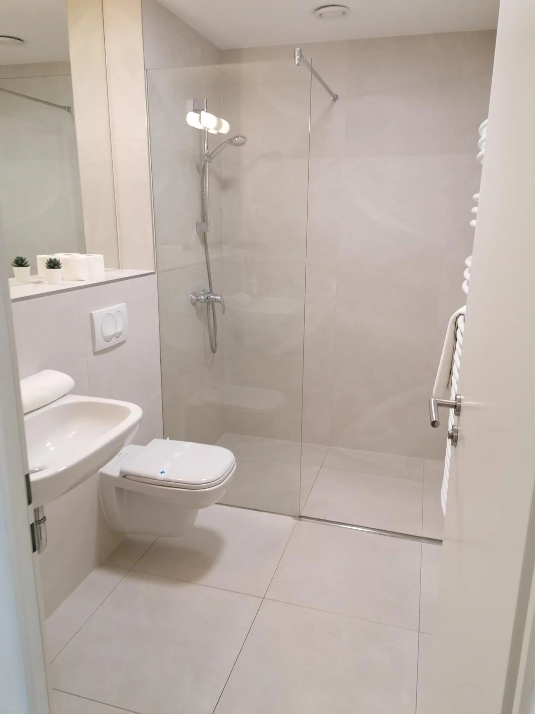 Bathroom in Vagabond Downtown