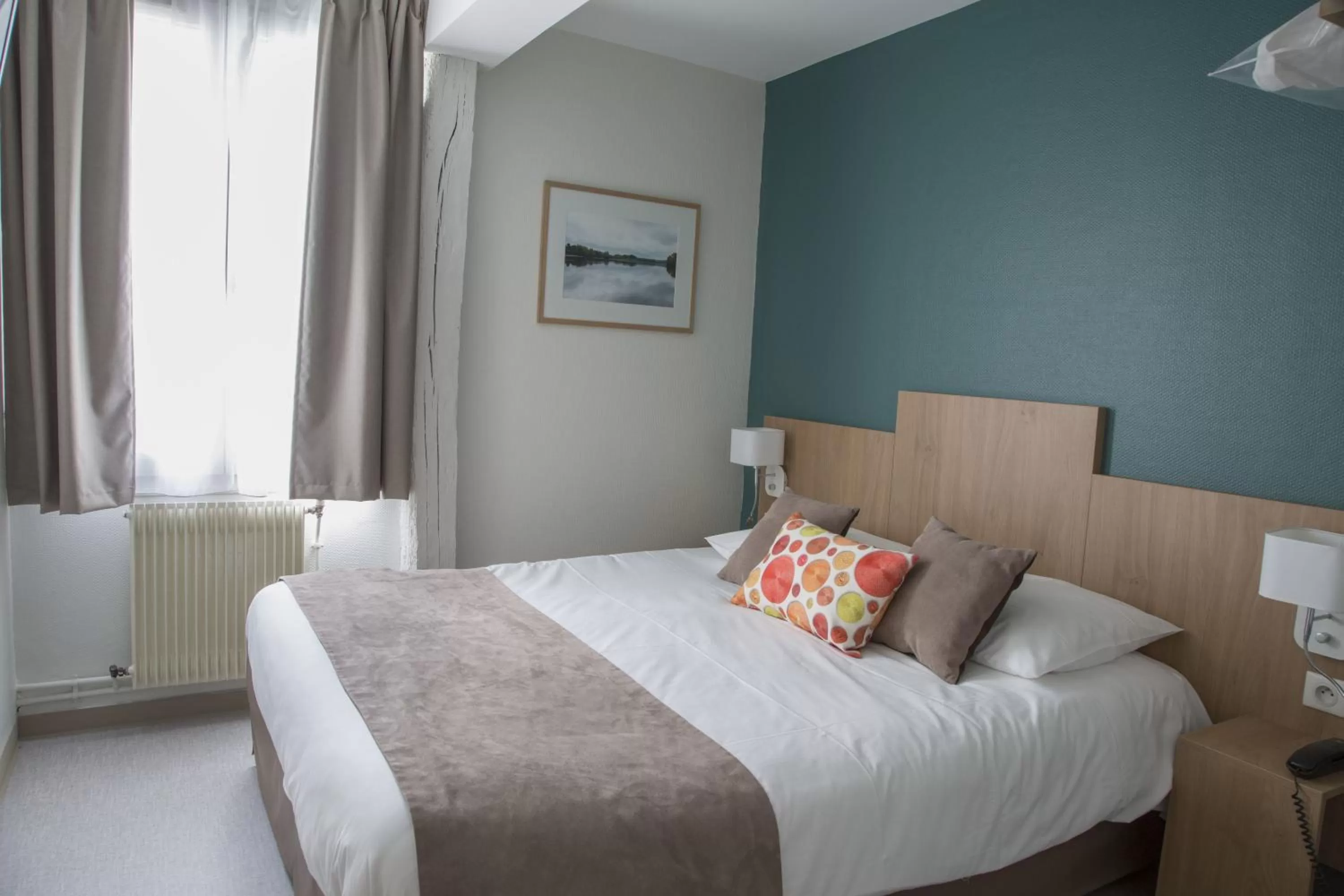 Photo of the whole room, Bed in Logis Hôtel Chaptal, Amboise