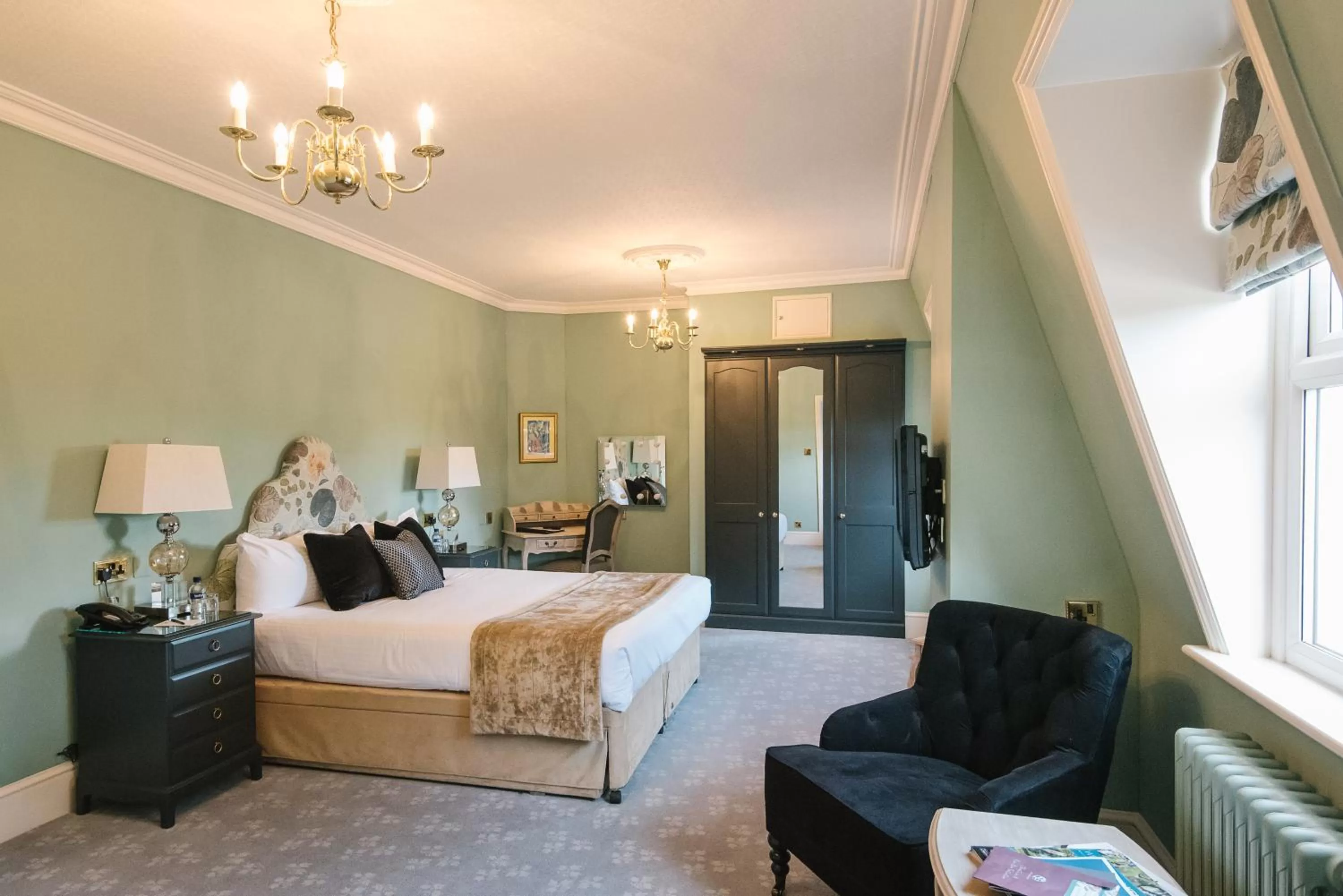 Photo of the whole room, Bed in The Spa Hotel