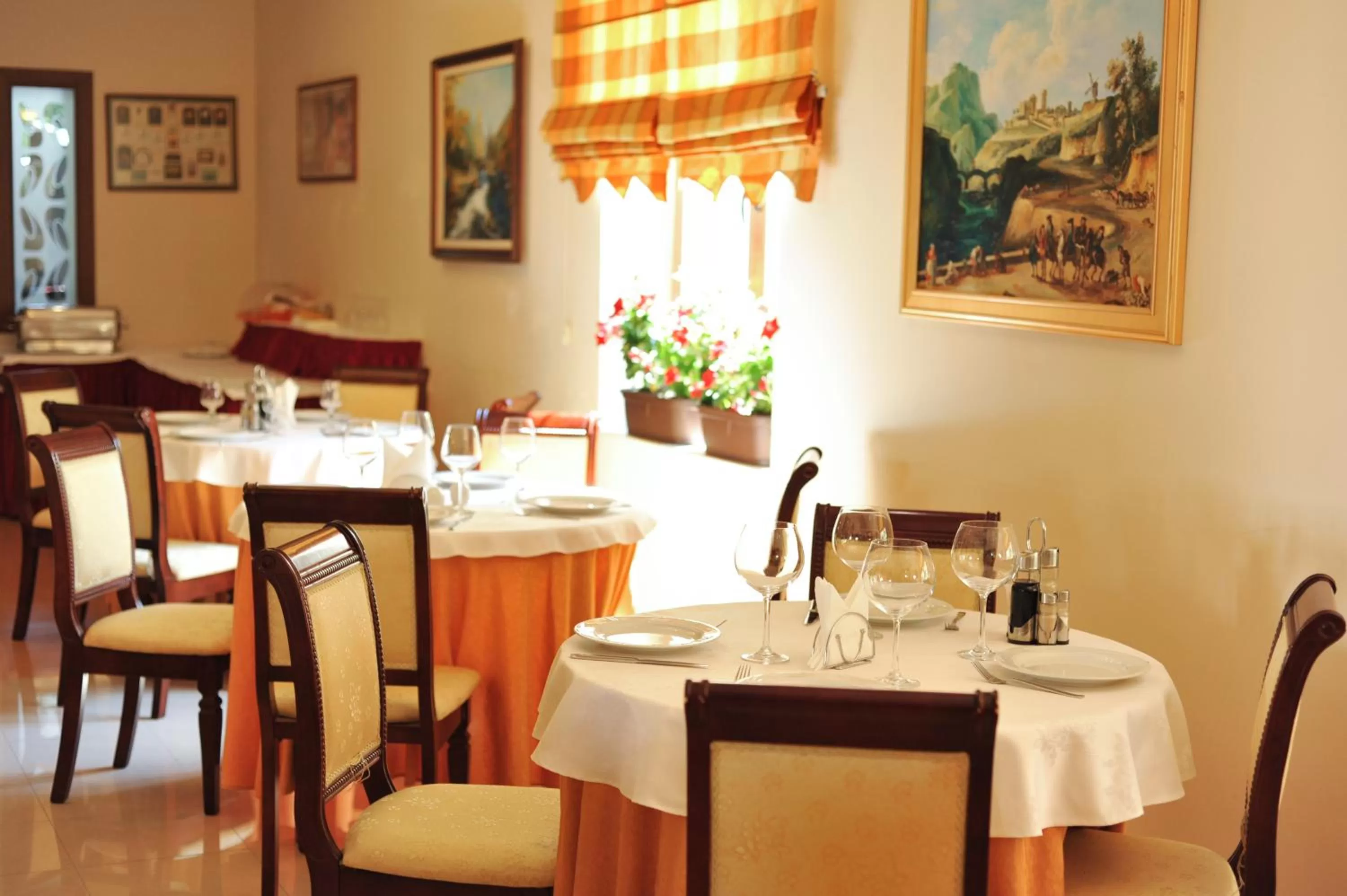 Restaurant/places to eat in Hotel Vila e Arte City Center